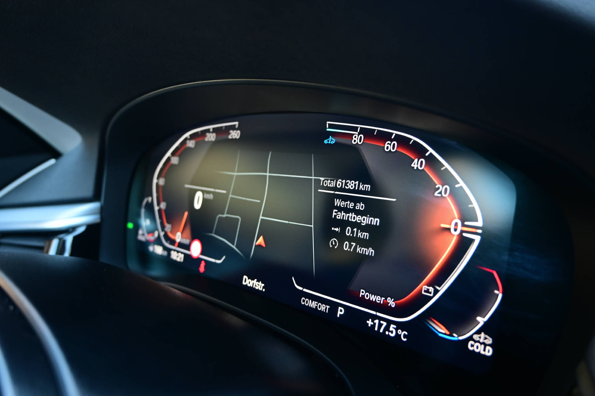 BMW 520d xDrive Touring-image-17