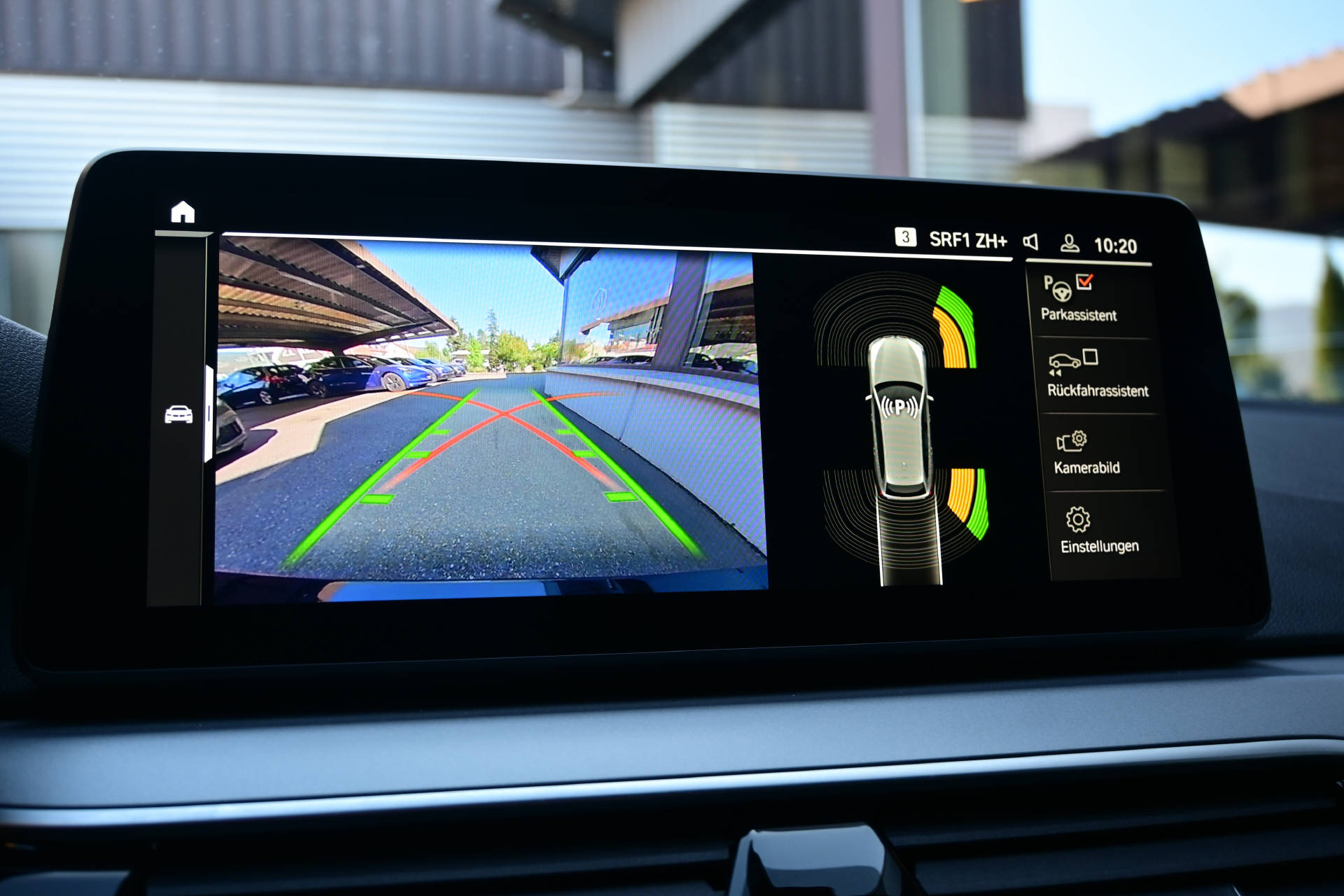 BMW 520d xDrive Touring-image-16