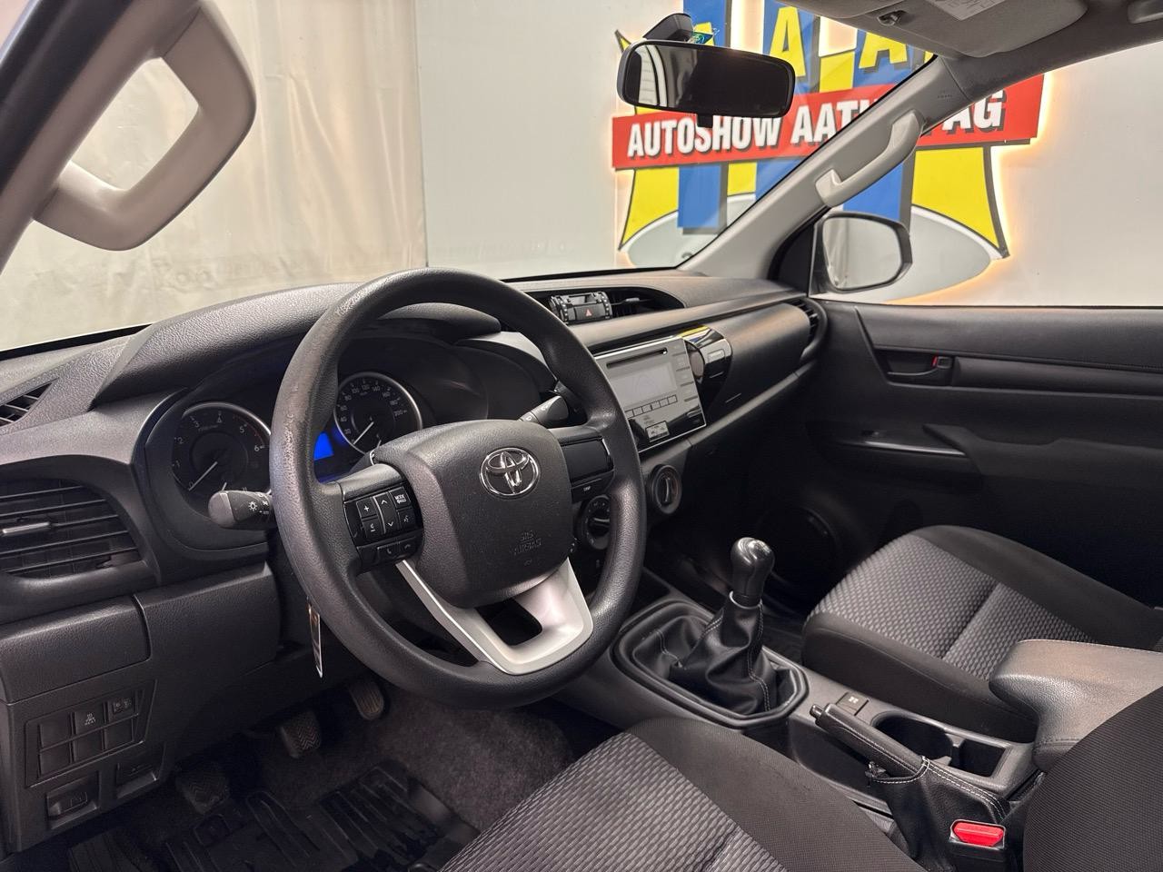 TOYOTA Hilux 2.4D-4D Luna Double Cab 4x4-showroom-element-2