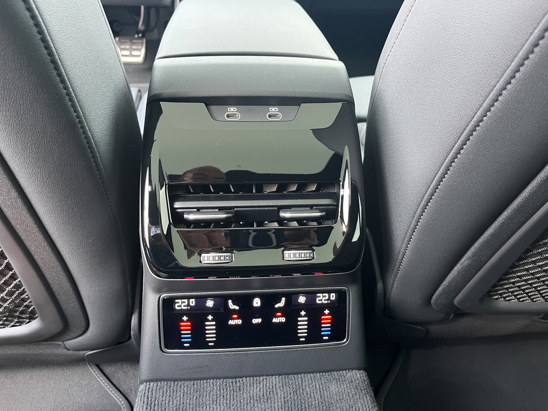 AUDI A6 Avant TFSI quattro 270 kW S tronic*New Modell*Mitternachtsgrün, AHK, Head-up, B&O Sound, (5-Jahre Garantie)-image-13