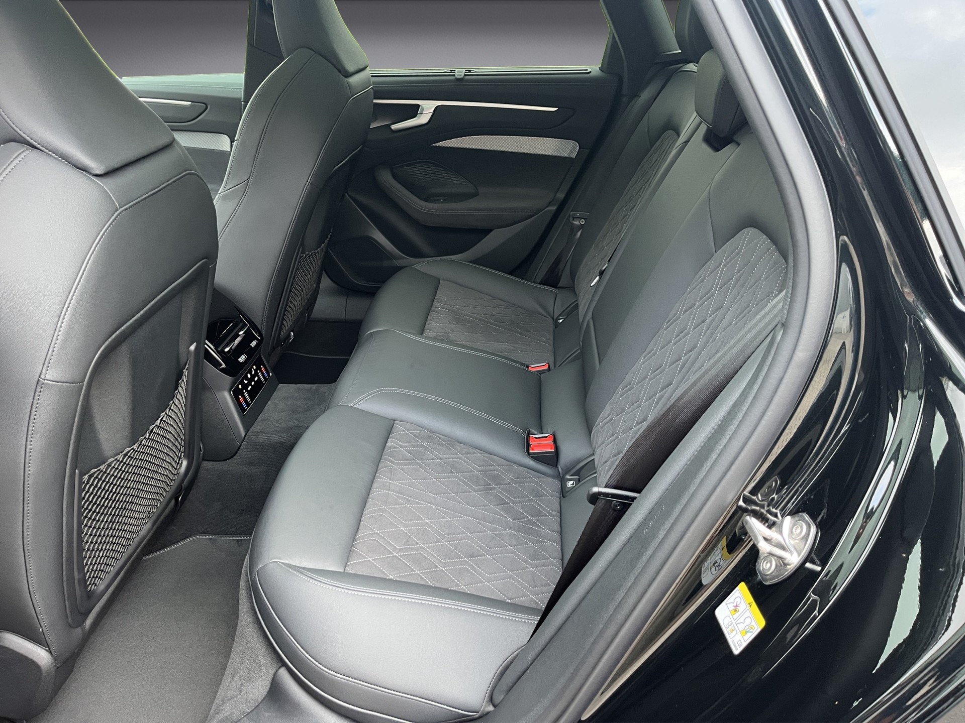 AUDI A6 Avant TFSI quattro 270 kW S tronic*New Modell*Mitternachtsgrün, AHK, Head-up, B&O Sound, (5-Jahre Garantie)-image-11