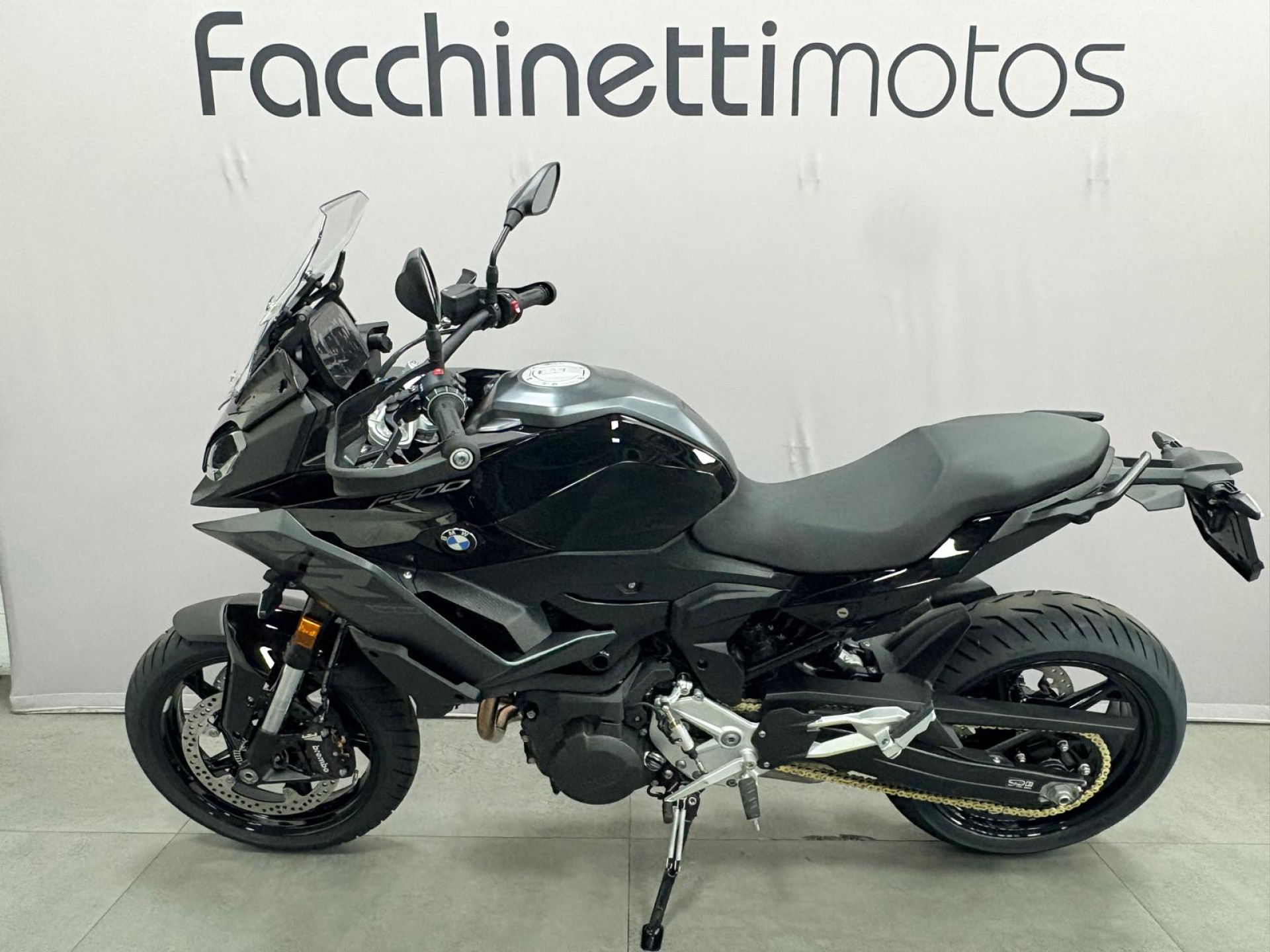 BMW F 900 XR A2 Triple Black-image-2
