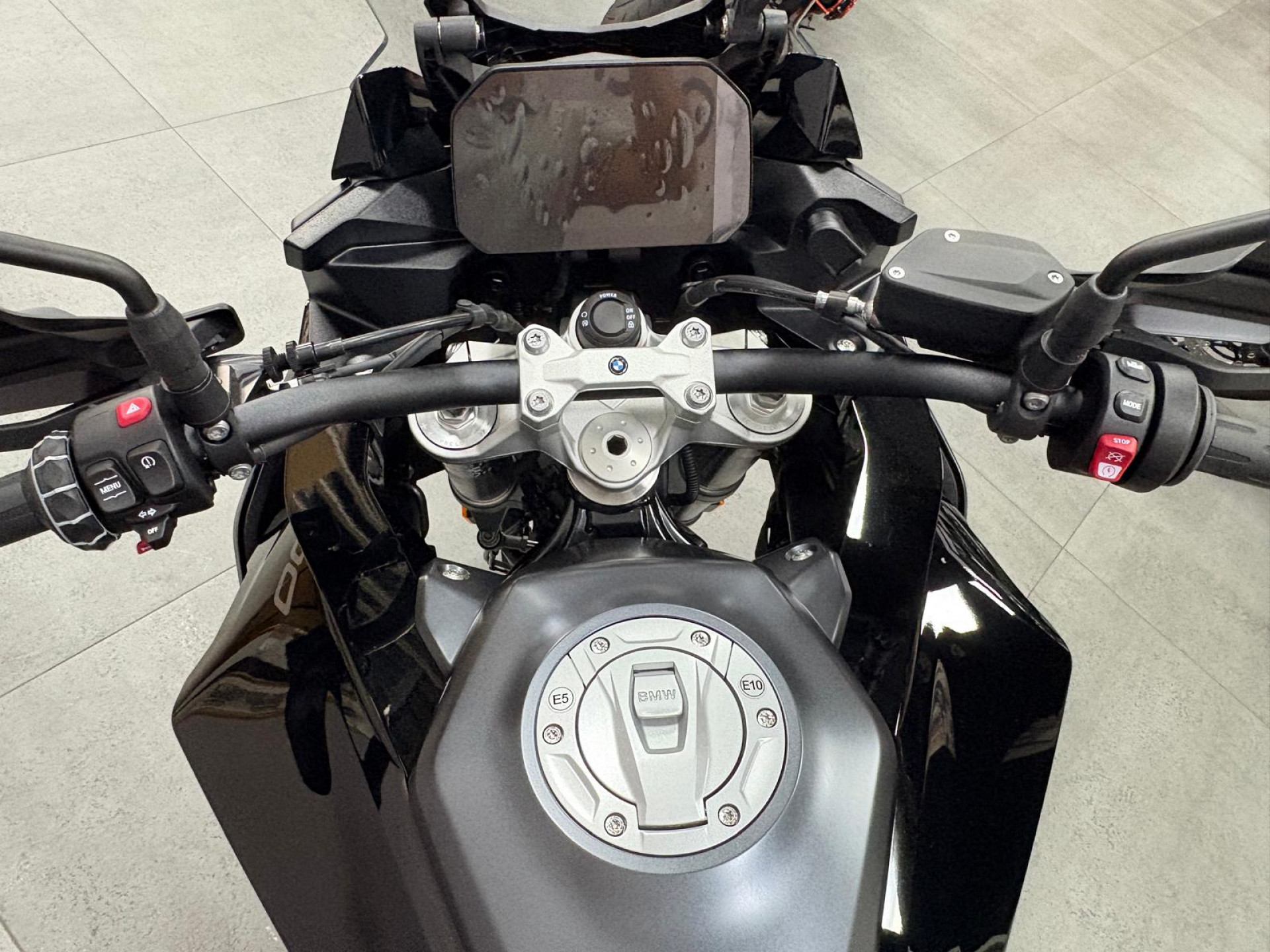 BMW F 900 XR A2 Triple Black-image-3