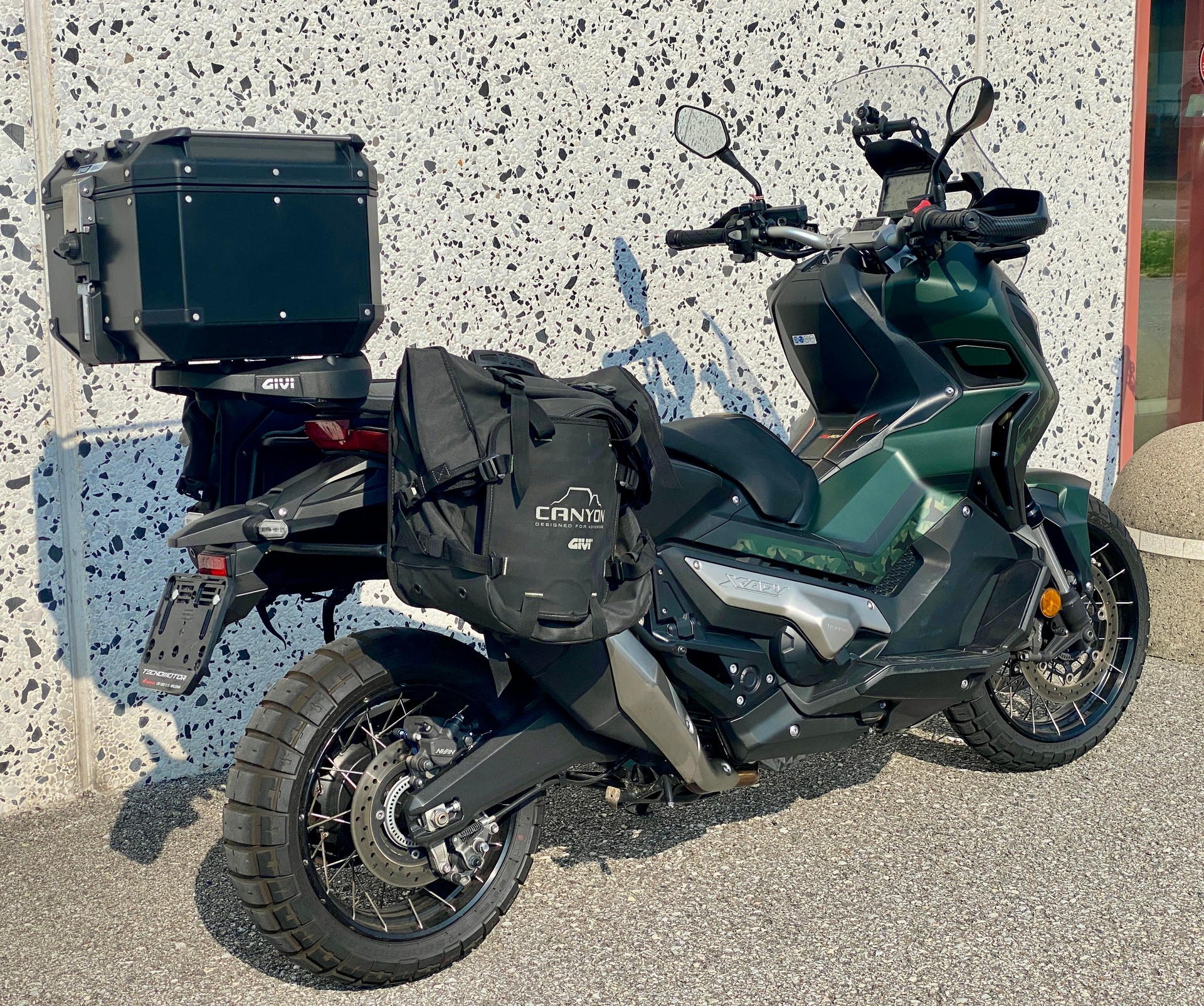 HONDA X-ADV 750 ABS-image-1