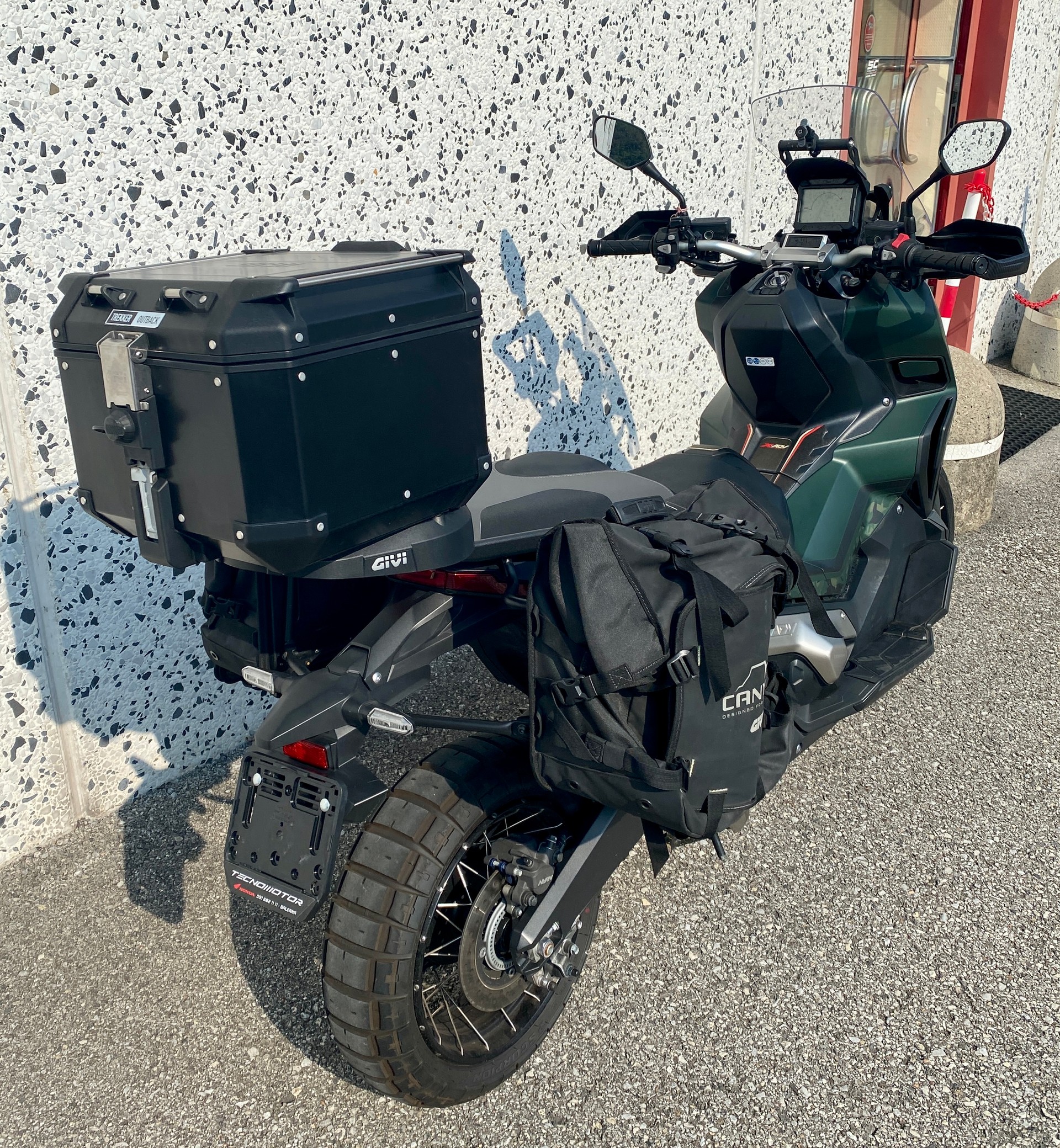 HONDA X-ADV 750 ABS-image-4