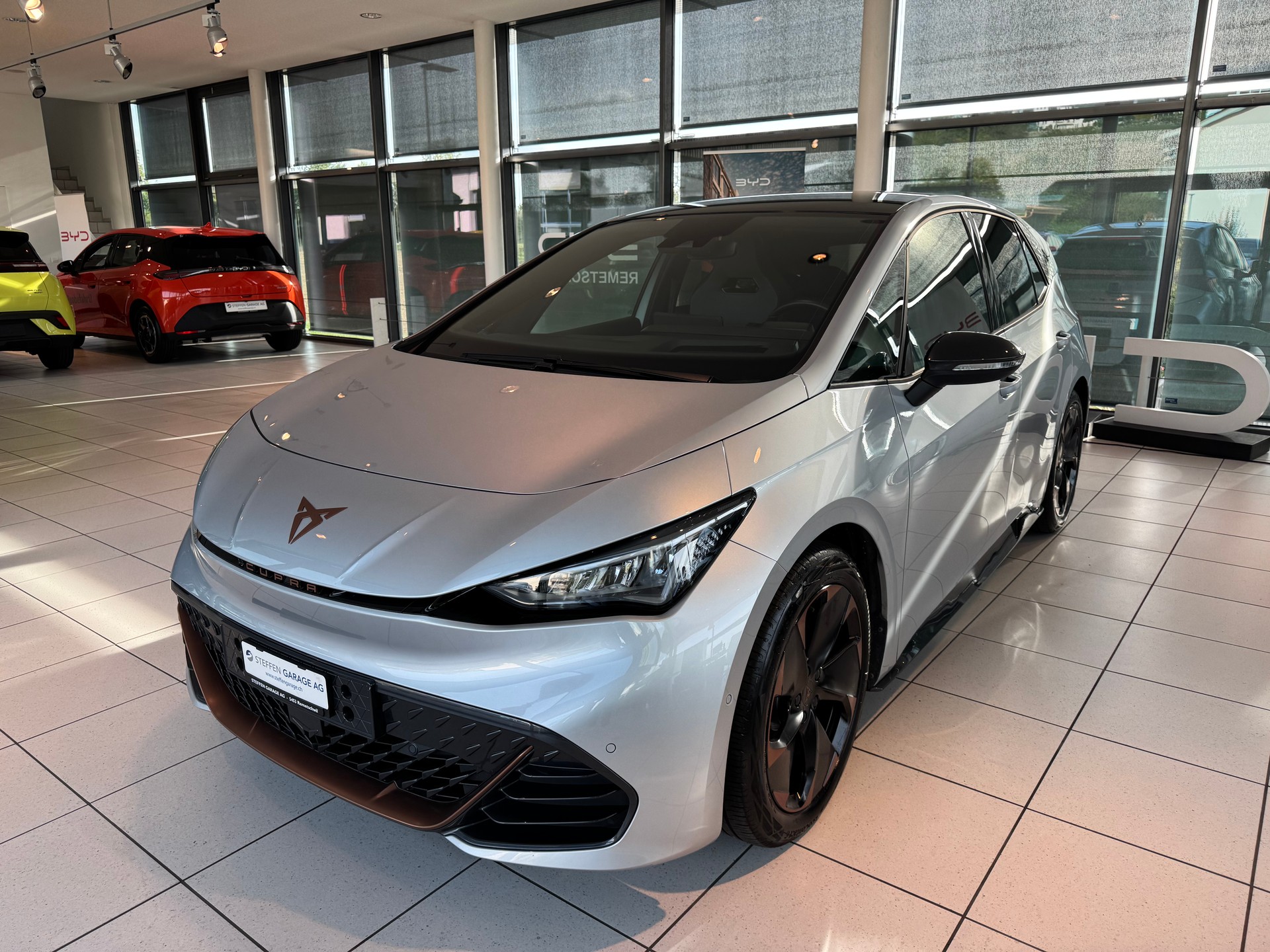 CUPRA Born 58 kWh-showroom-element-3