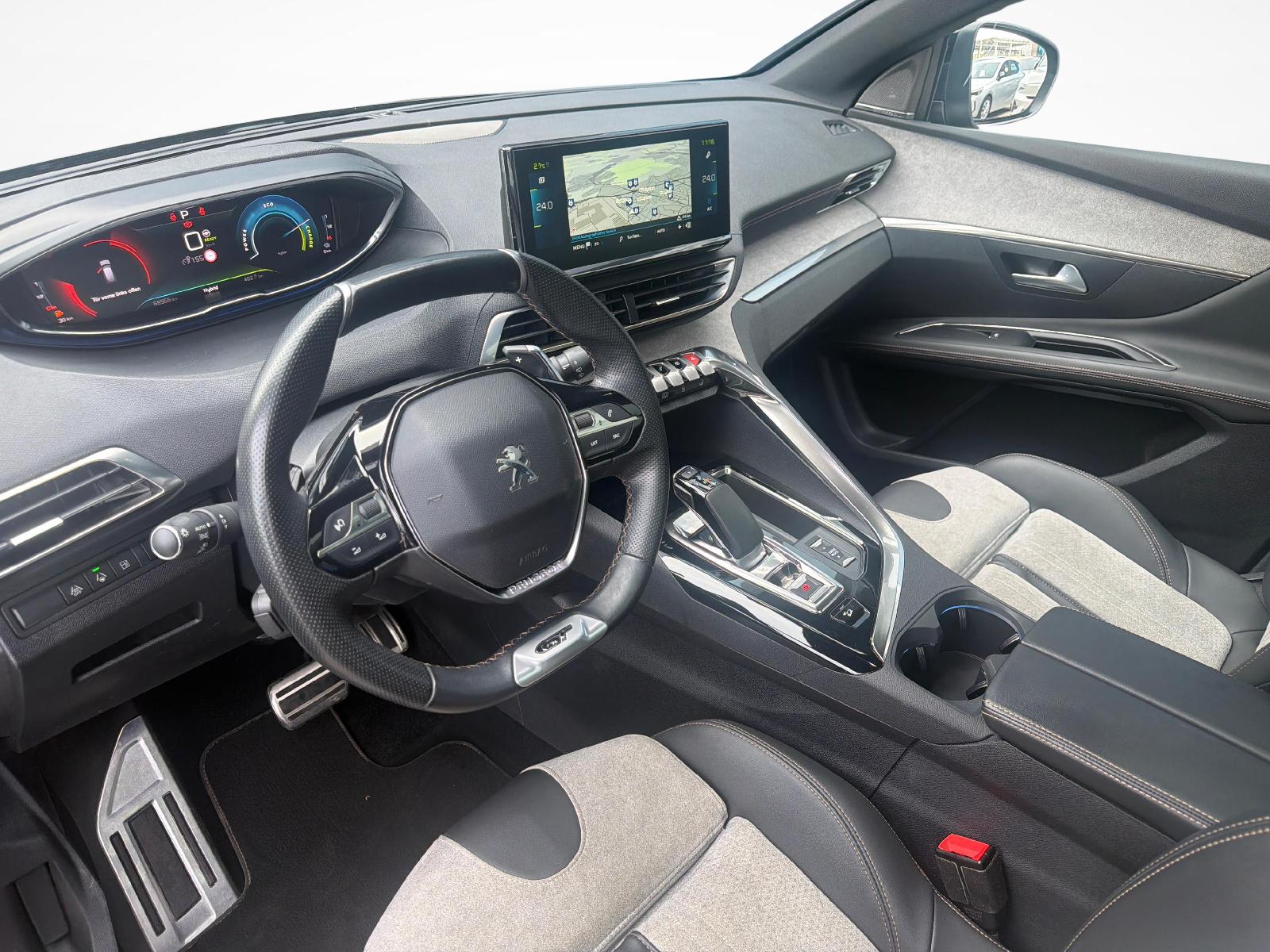 PEUGEOT 3008 1.6 Plug-in Hybrid4 GT Pack-image-13