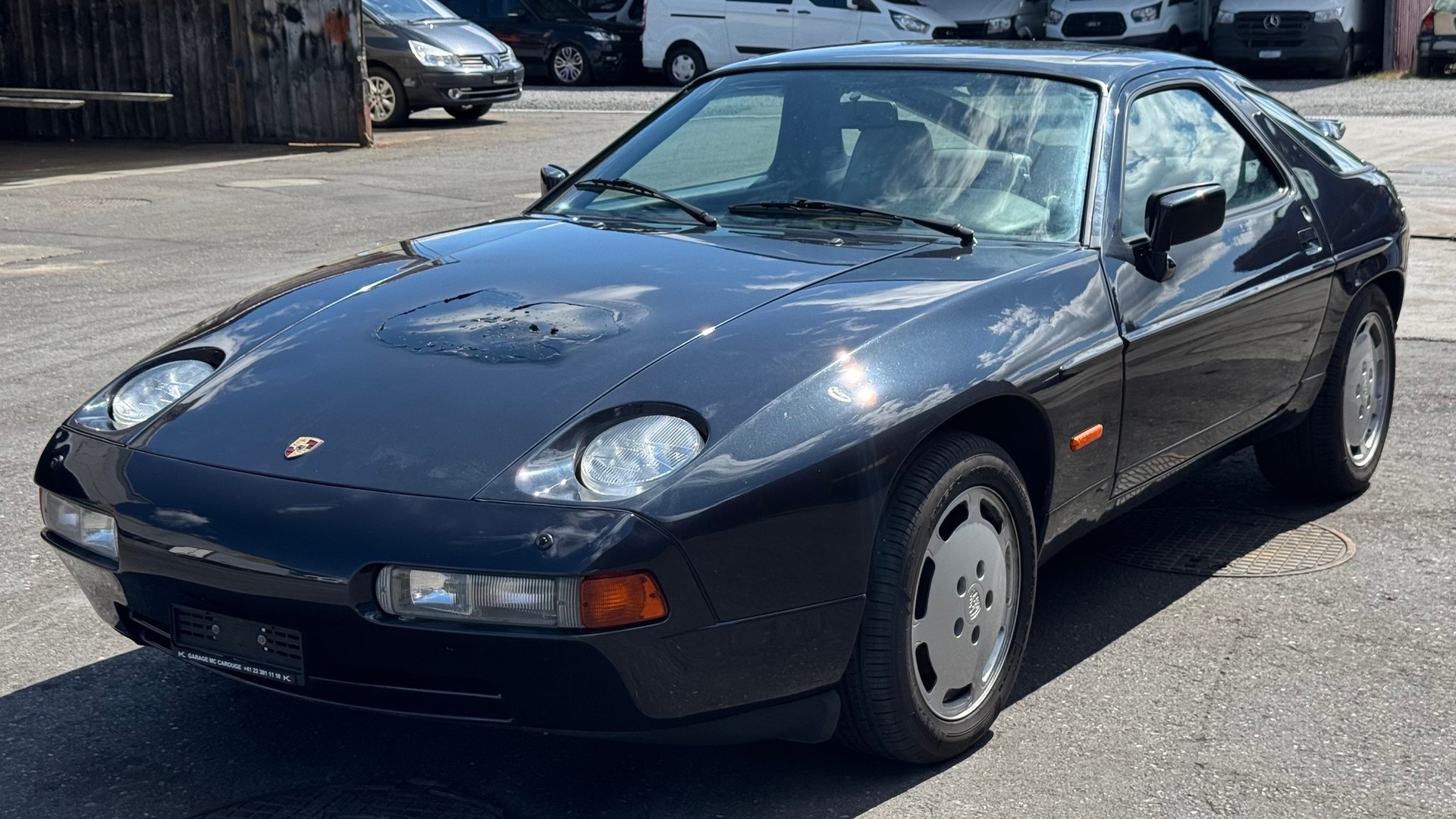 PORSCHE 928 S4