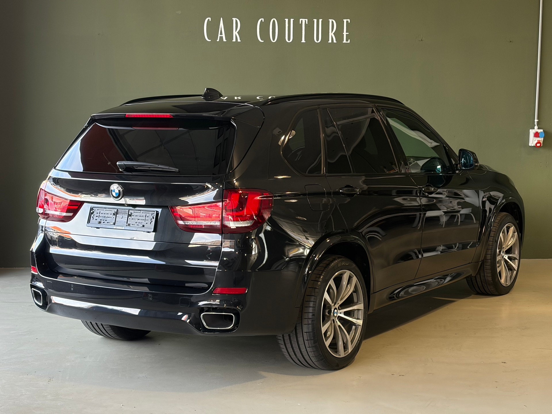 BMW X5 xDrive 40d Steptronic *** M-Sport ***-showroom-element-3
