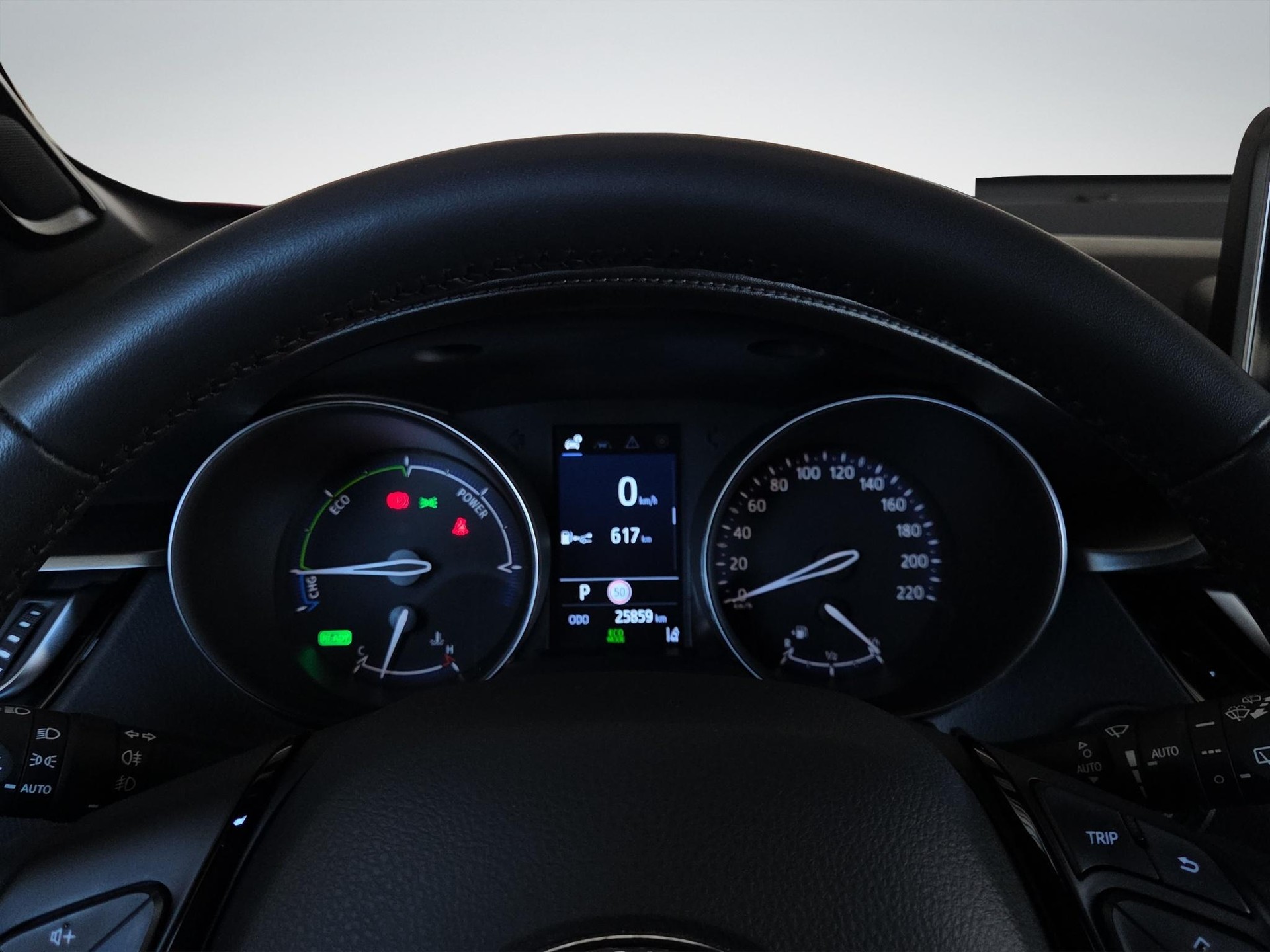 TOYOTA C-HR 2.0 VVTi HSD Move-image-10
