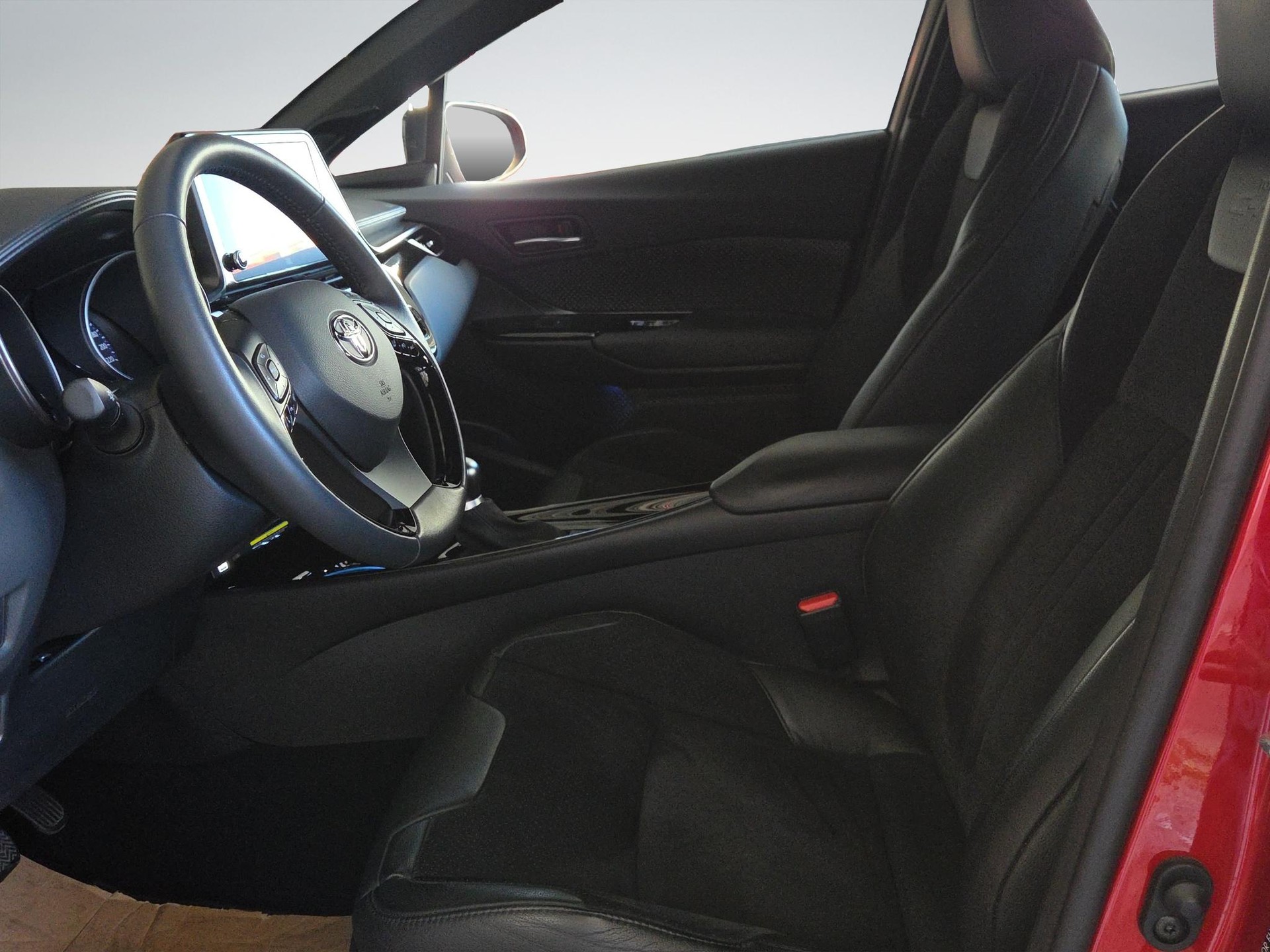 TOYOTA C-HR 2.0 VVTi HSD Move-image-8