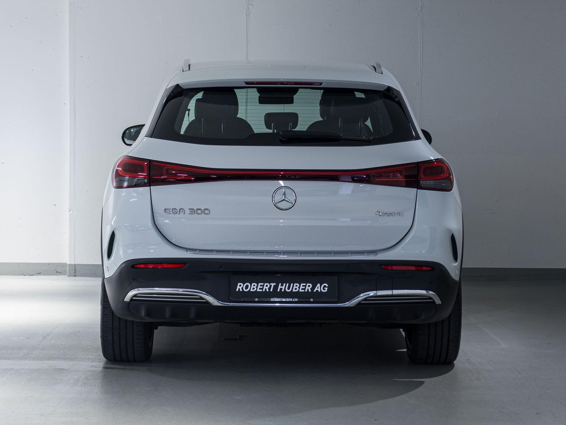 MERCEDES-BENZ EQA 300 4MATIC-image-5