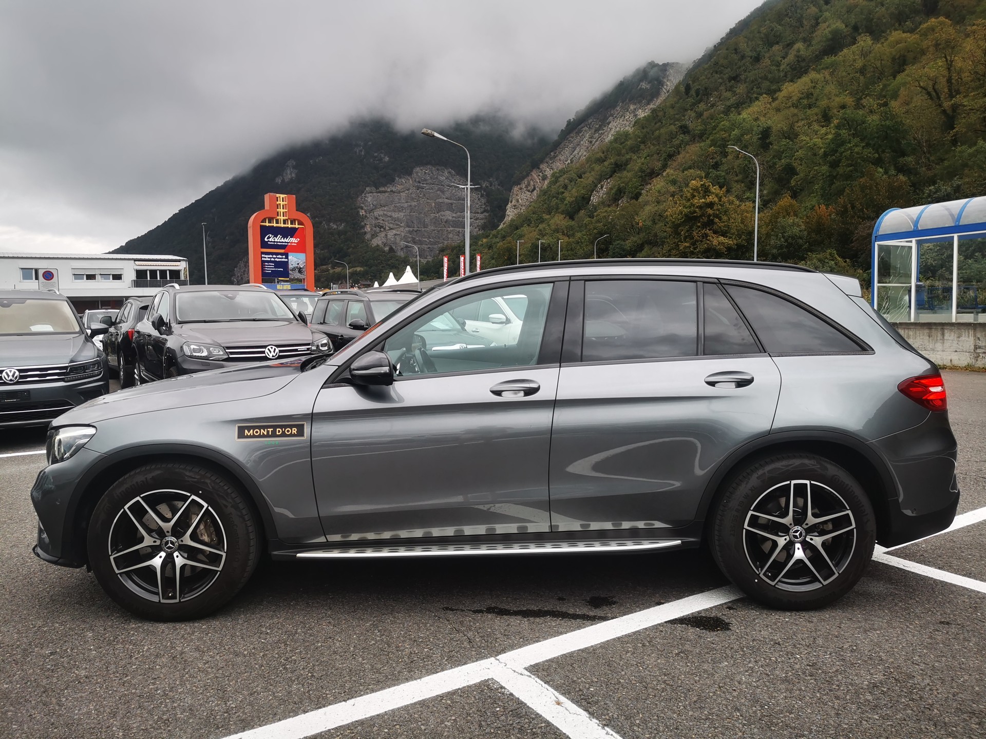 MERCEDES-BENZ GLC 250 AMG Line 4Matic 9G-Tronic