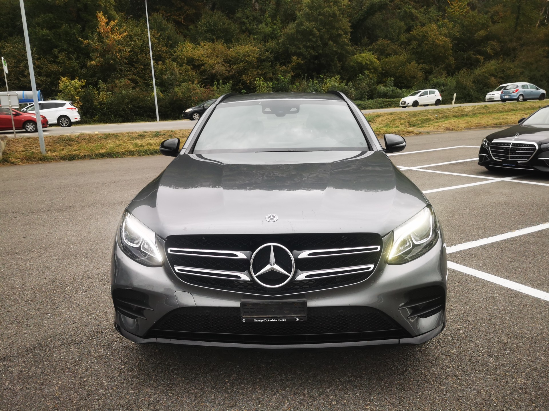 MERCEDES-BENZ GLC 250 AMG Line 4Matic 9G-Tronic-image-2