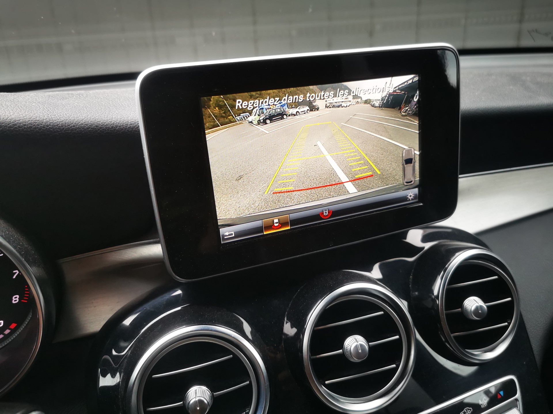 MERCEDES-BENZ GLC 250 AMG Line 4Matic 9G-Tronic-image-13