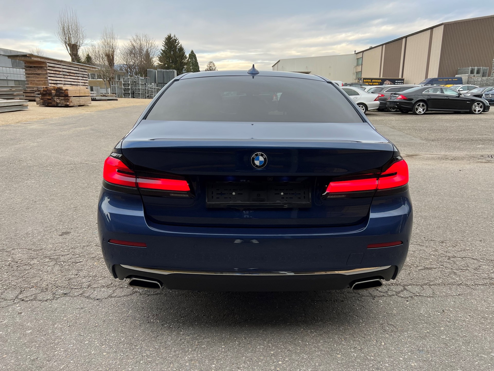 BMW 530d xDrive 48V Luxury Line Steptronic-image-4