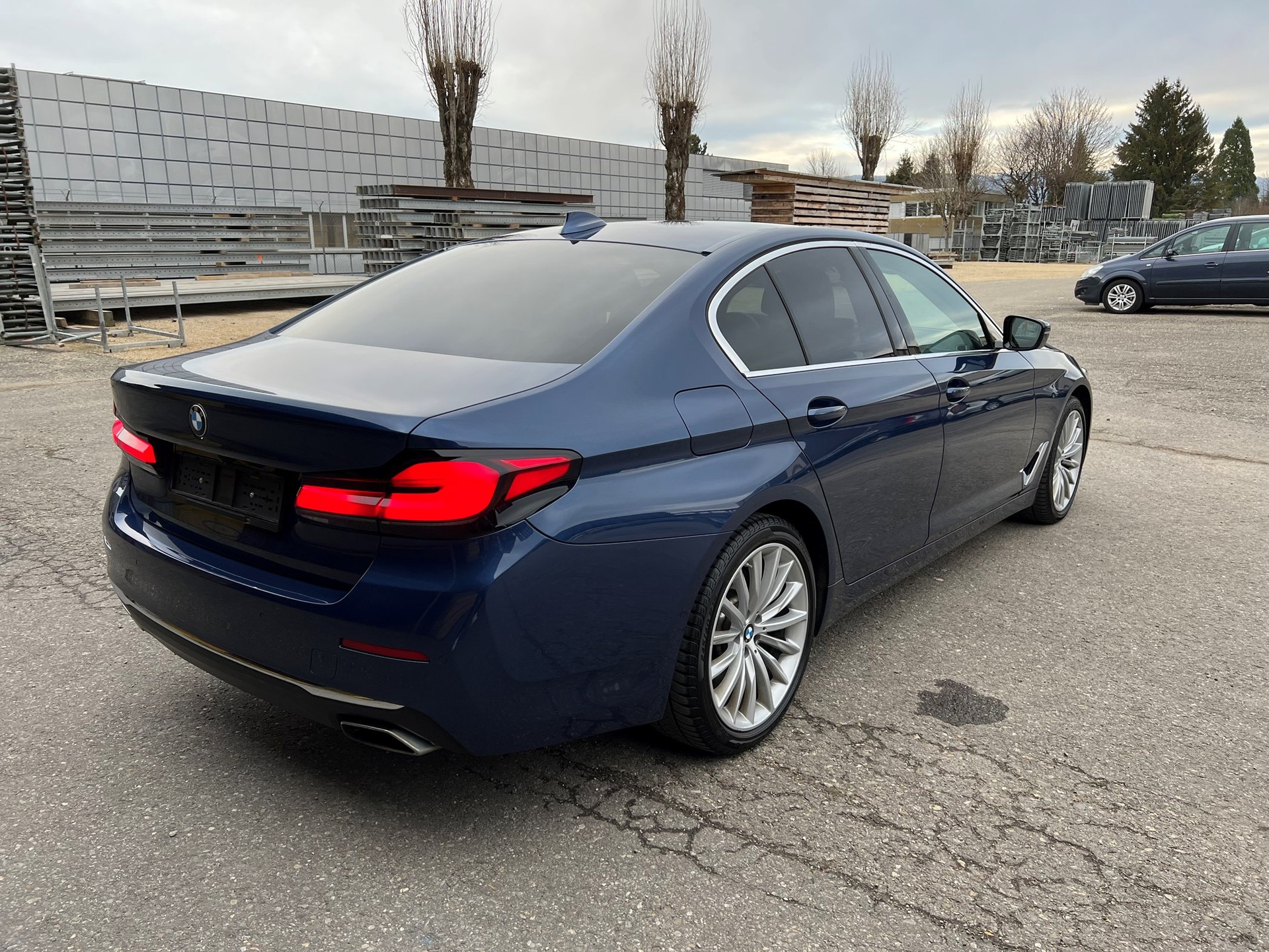 BMW 530d xDrive 48V Luxury Line Steptronic-image-2