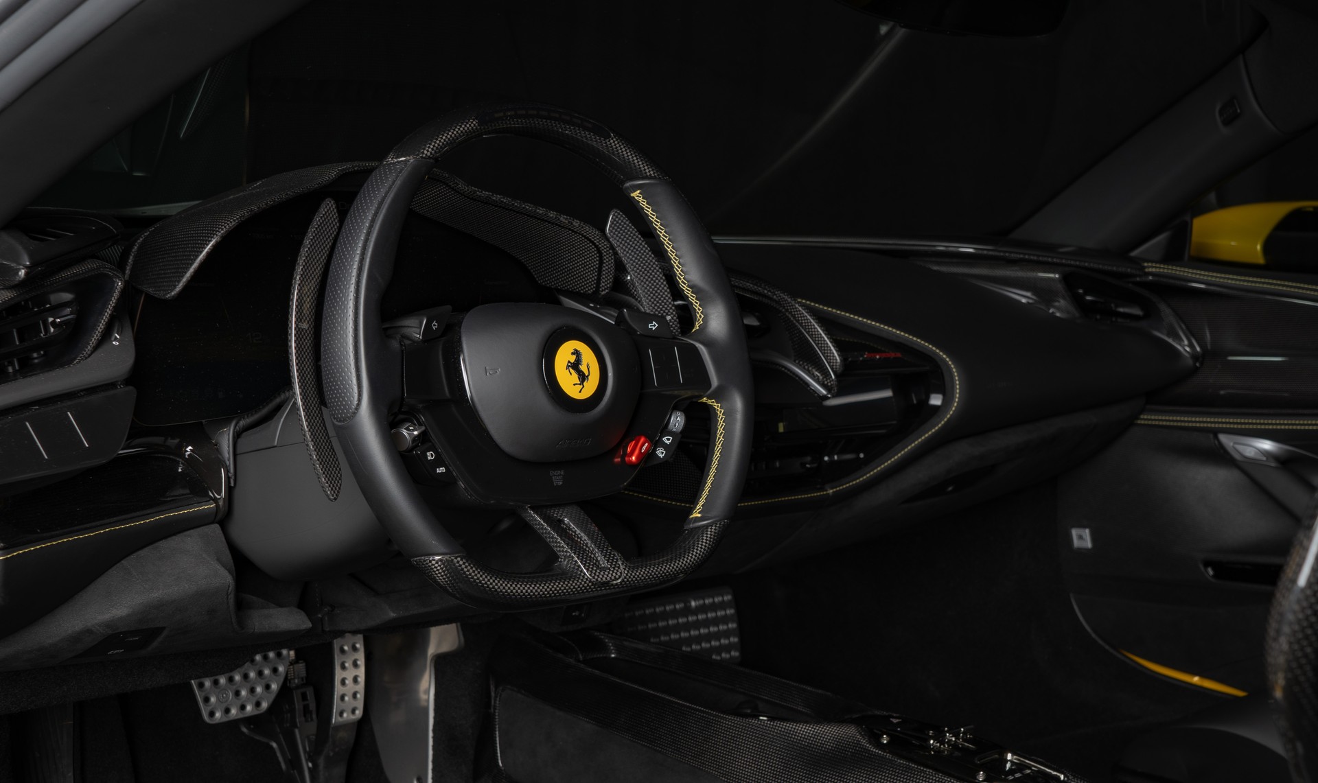 FERRARI SF90 Stradale-showroom-element-3