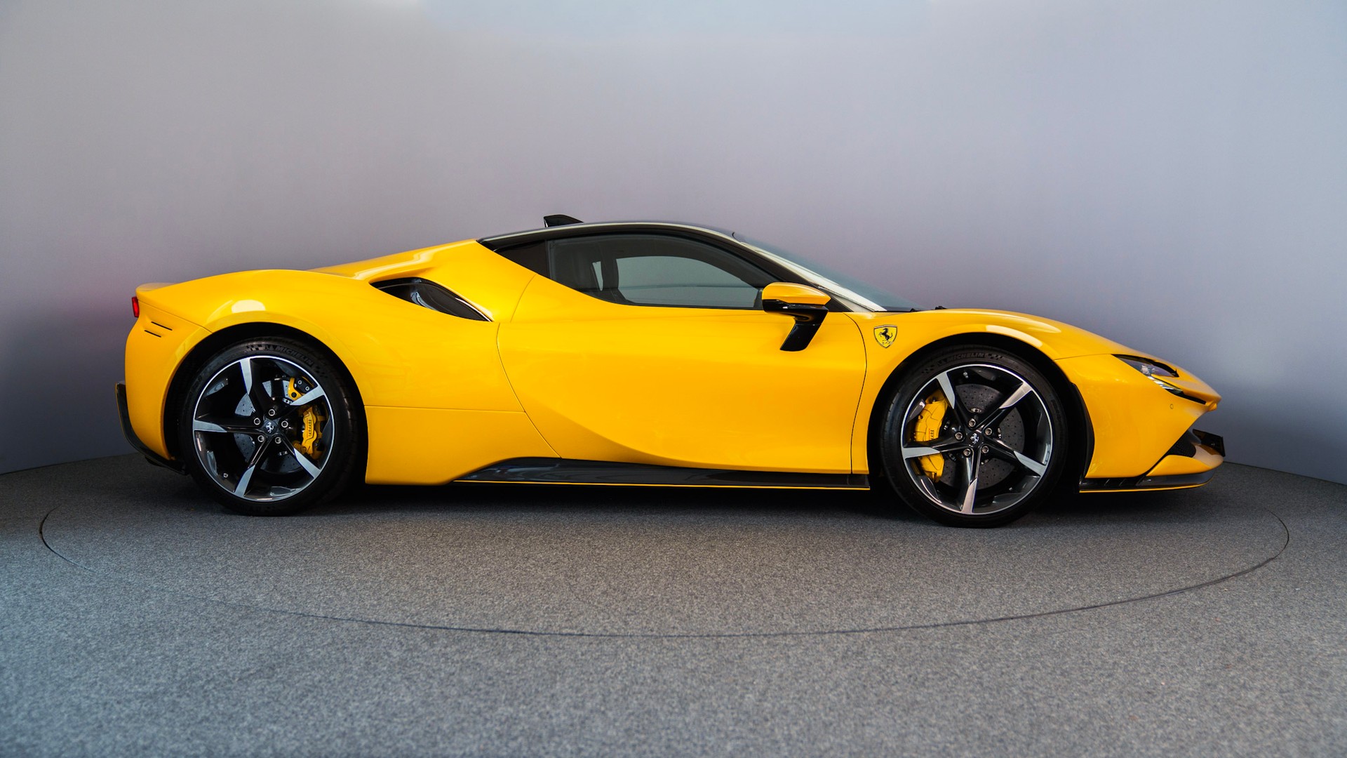FERRARI SF90 Stradale-image-4