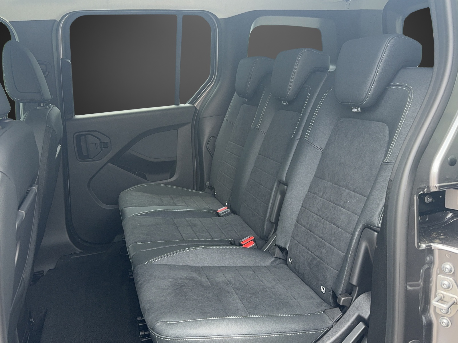MERCEDES-BENZ EQT Standard 2716mm S-image-7