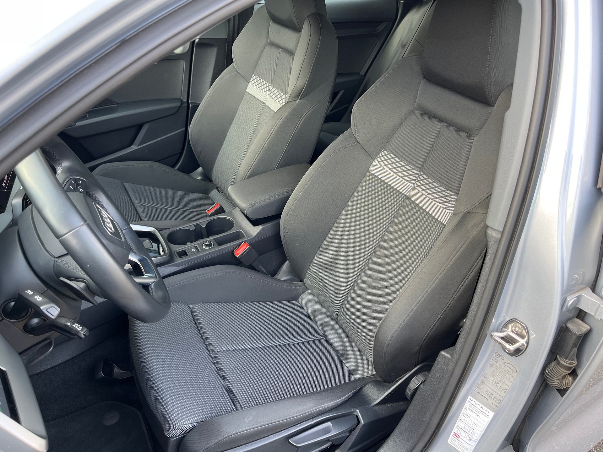 AUDI A3 Sportback 35 TFSI Attraction S-tronic-image-8