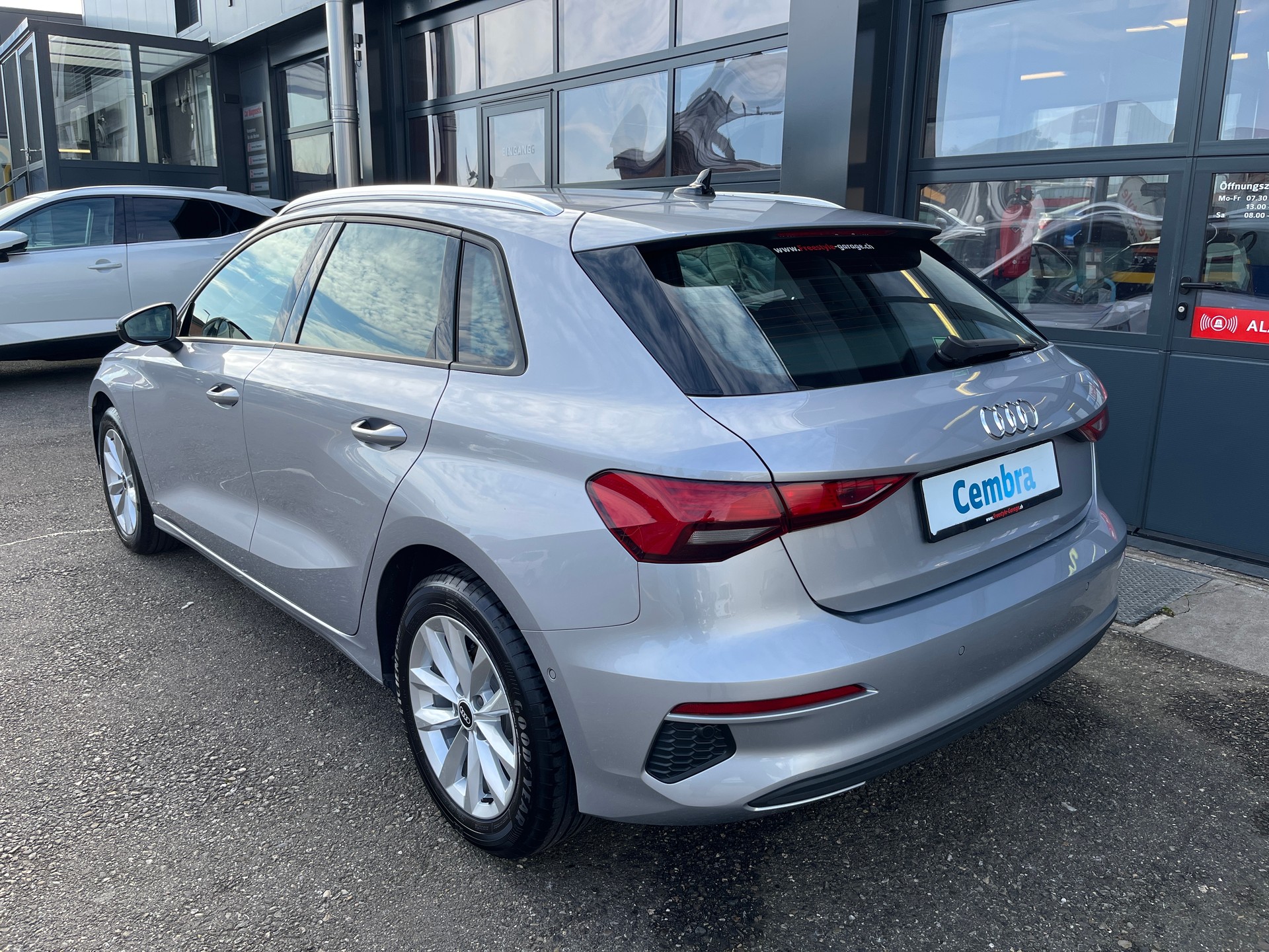 AUDI A3 Sportback 35 TFSI Attraction S-tronic-showroom-element-3