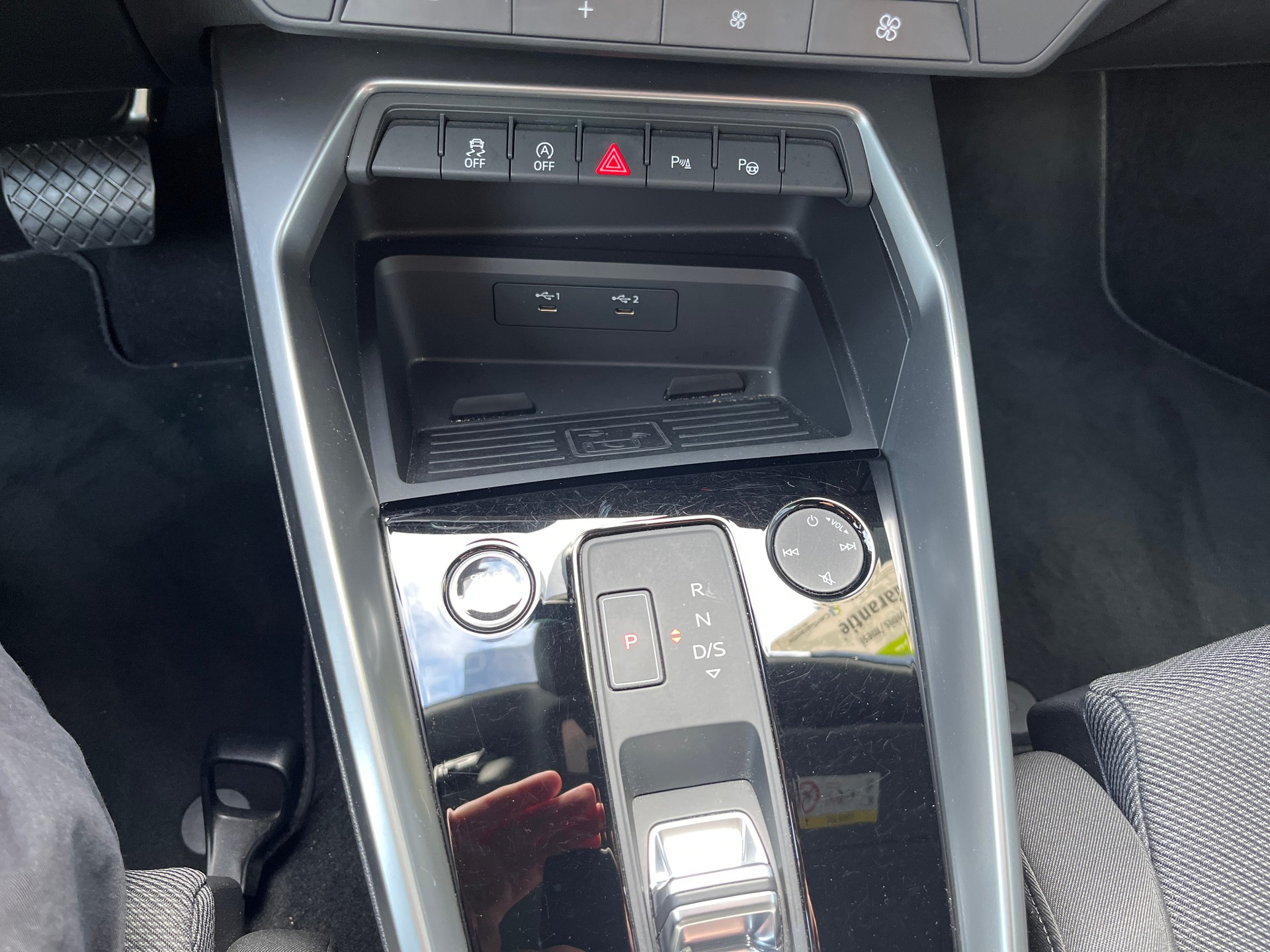 AUDI A3 Sportback 35 TFSI Attraction S-tronic-image-13