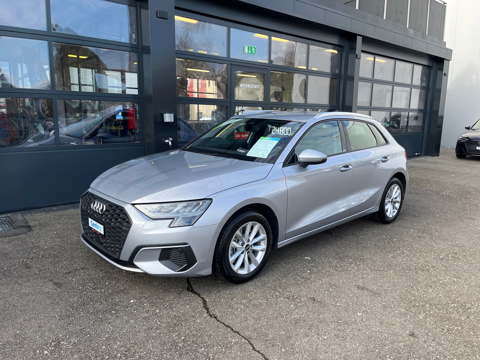 AUDI A3 Sportback 35 TFSI Attraction S-tronic-showroom-element-1