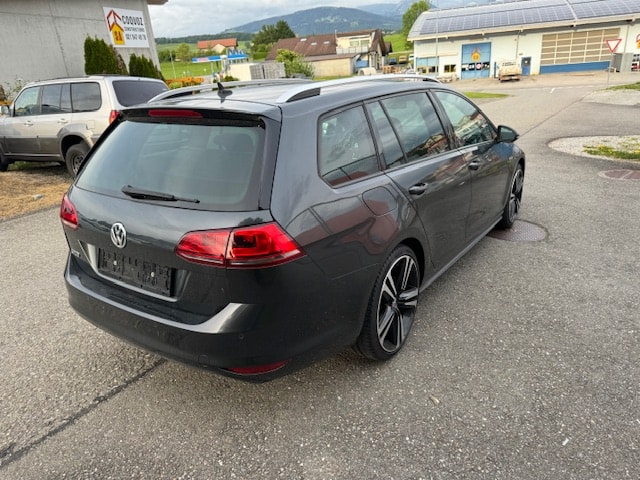 VW Golf Variant 2.0 TDI GTD DSG-image-3