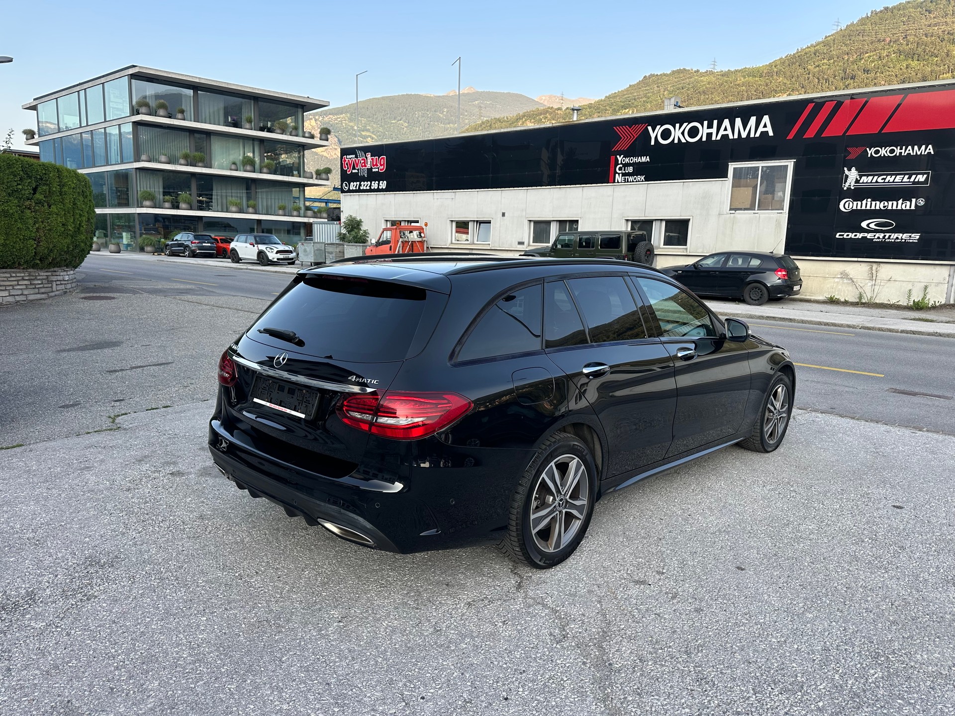 MERCEDES-BENZ C 400 AMG Line 4Matic 9G-Tronic-image-3