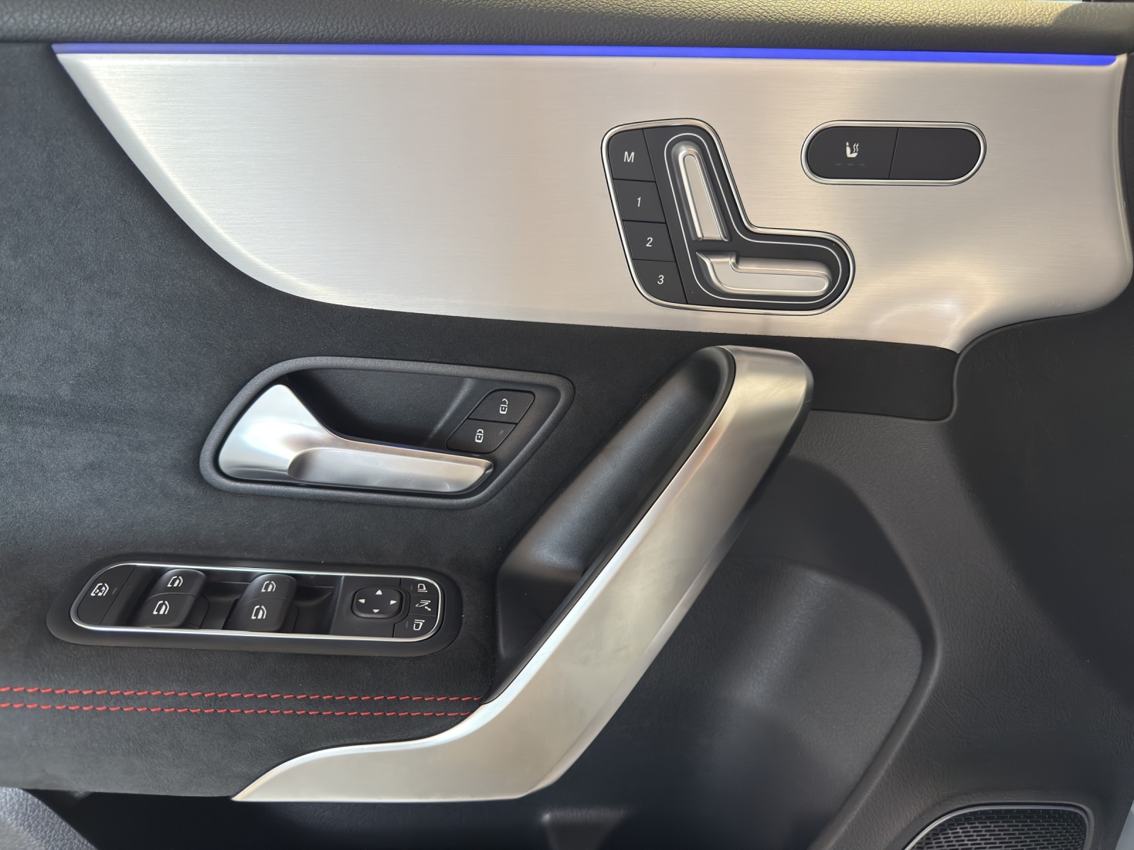 MERCEDES-BENZ A 250 4Matic 8G-DCT-image-8