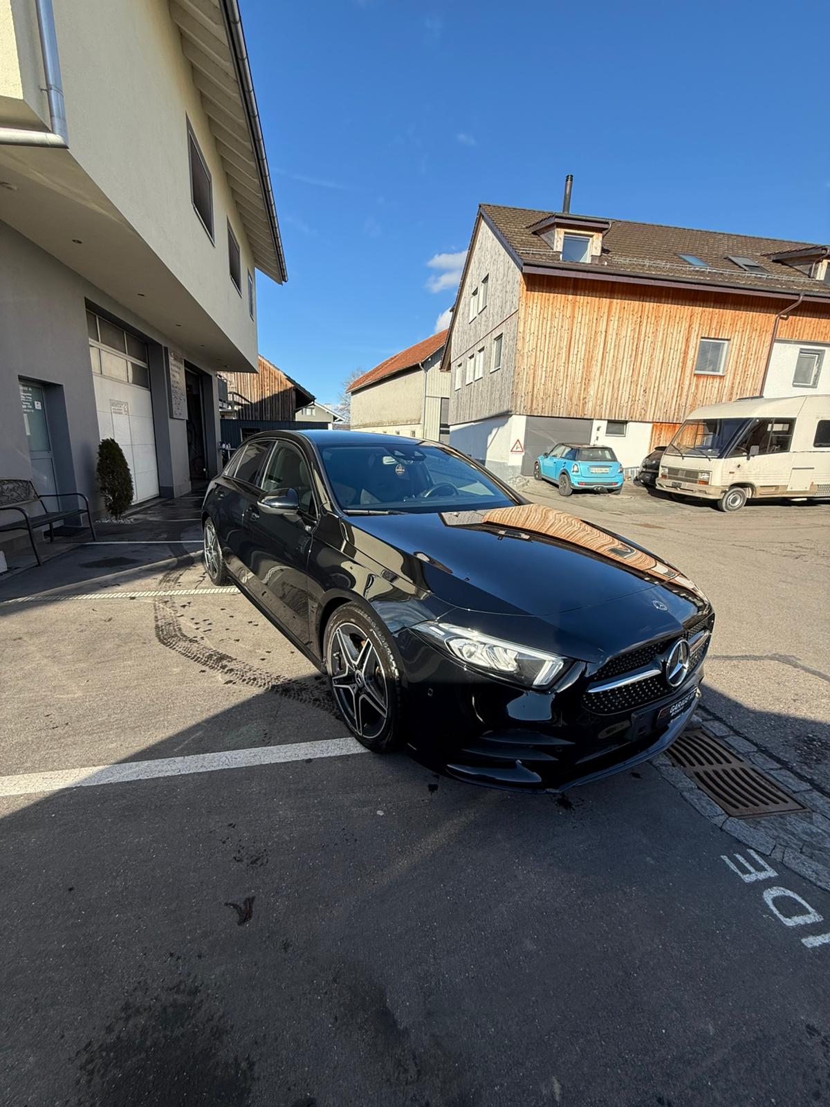 MERCEDES-BENZ A 200 d 4Matic AMG Line-image-5