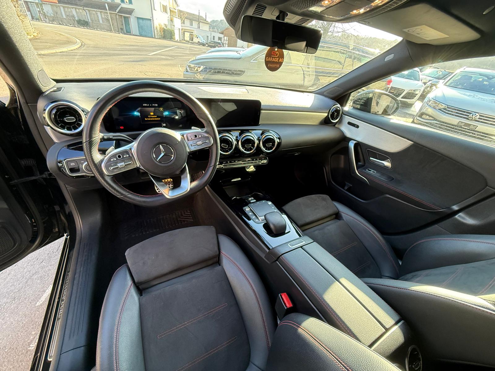 MERCEDES-BENZ A 200 d 4Matic AMG Line-image-10