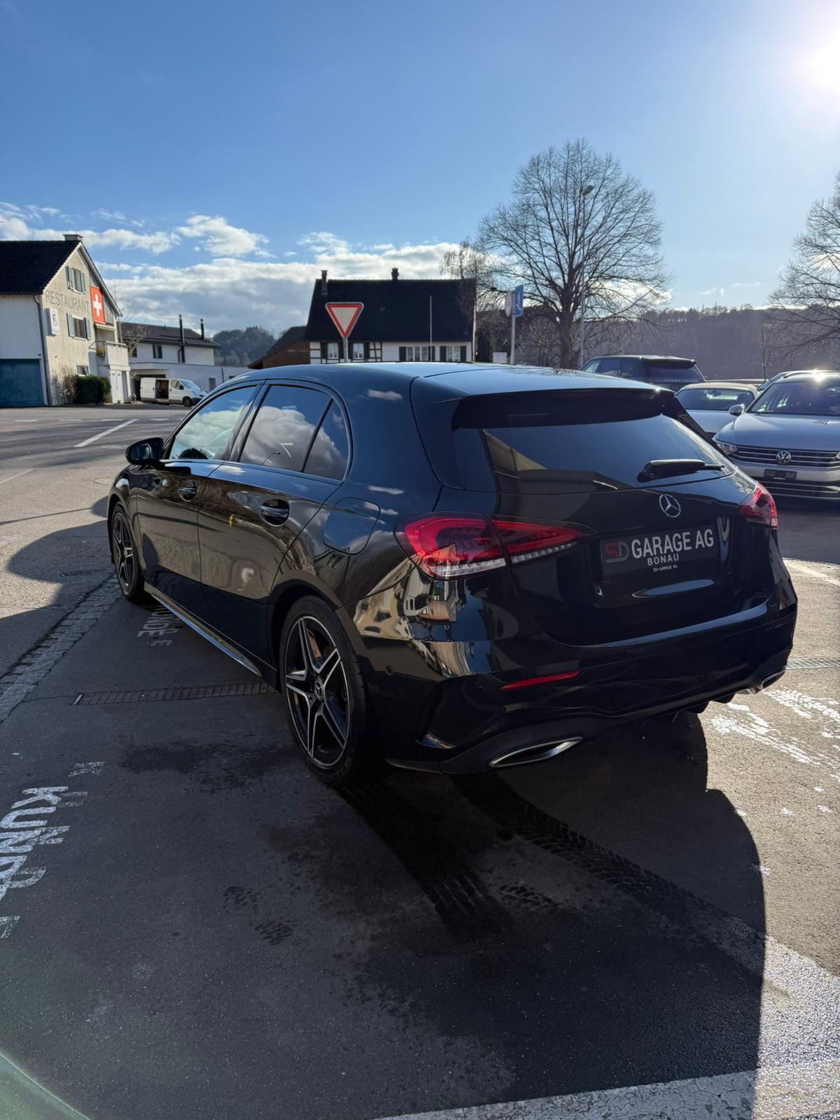 MERCEDES-BENZ A 200 d 4Matic AMG Line-image-8