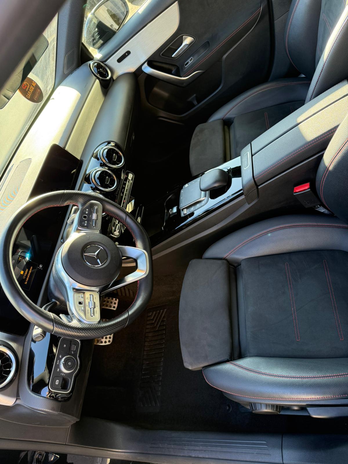MERCEDES-BENZ A 200 d 4Matic AMG Line-image-9