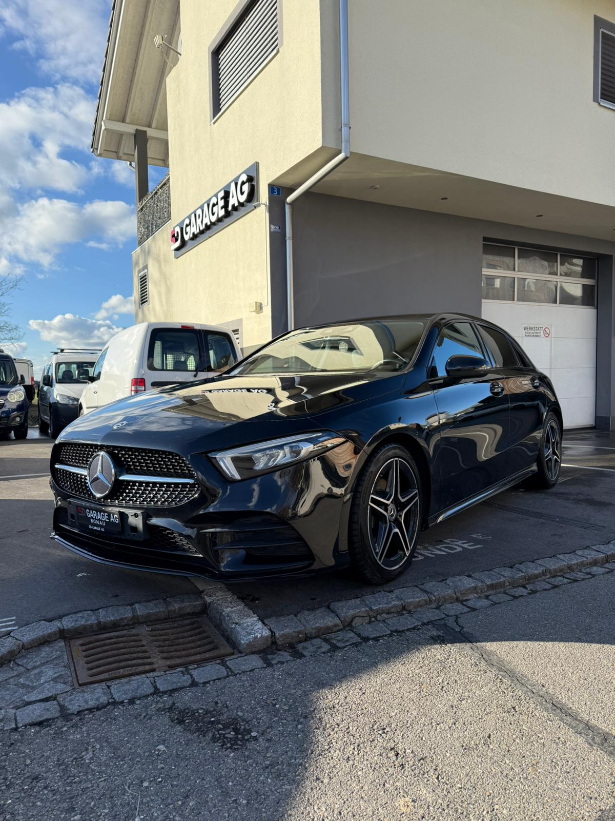 MERCEDES-BENZ A 200 d 4Matic AMG Line-image-2