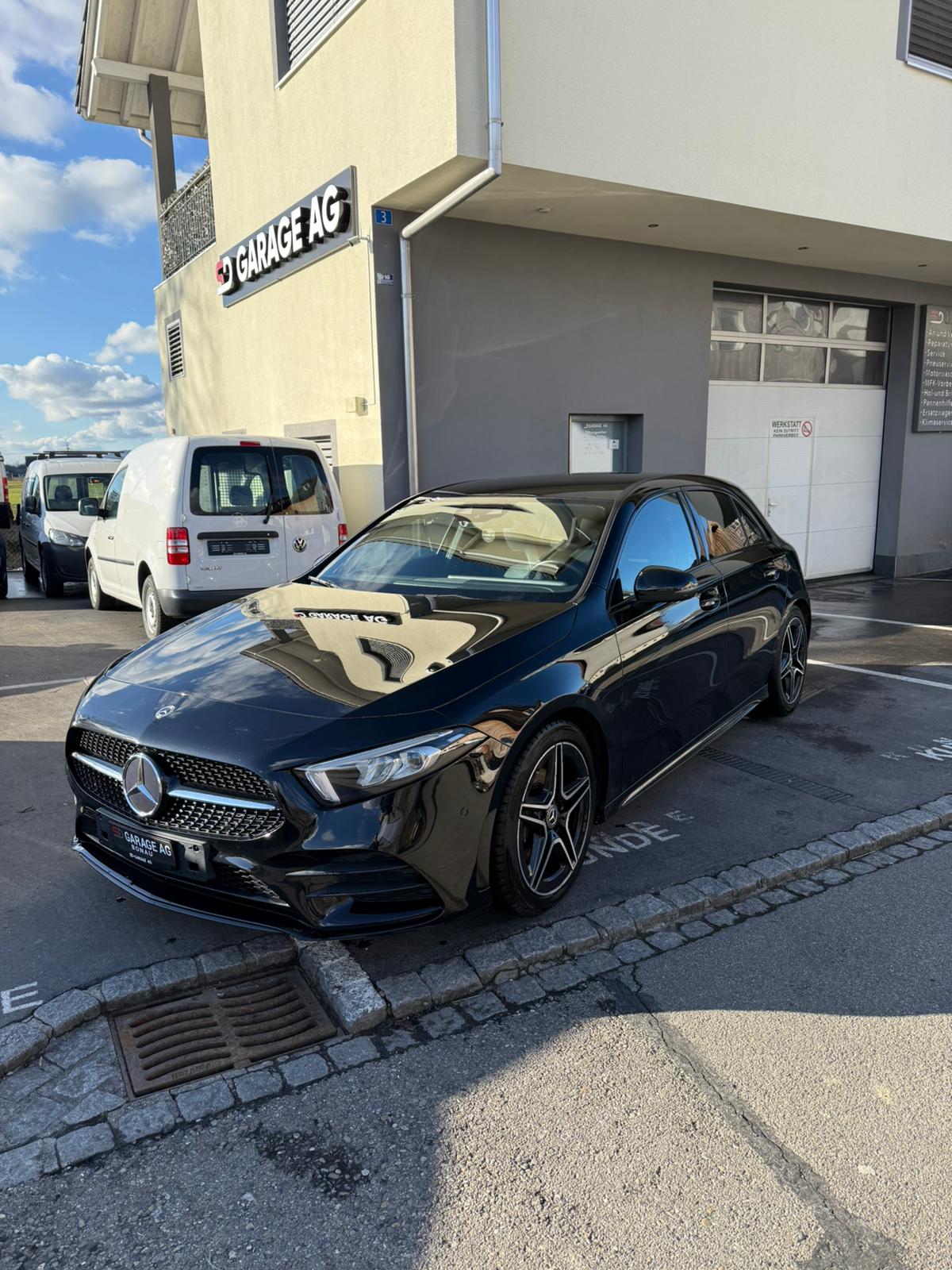 MERCEDES-BENZ A 200 d 4Matic AMG Line-image-1