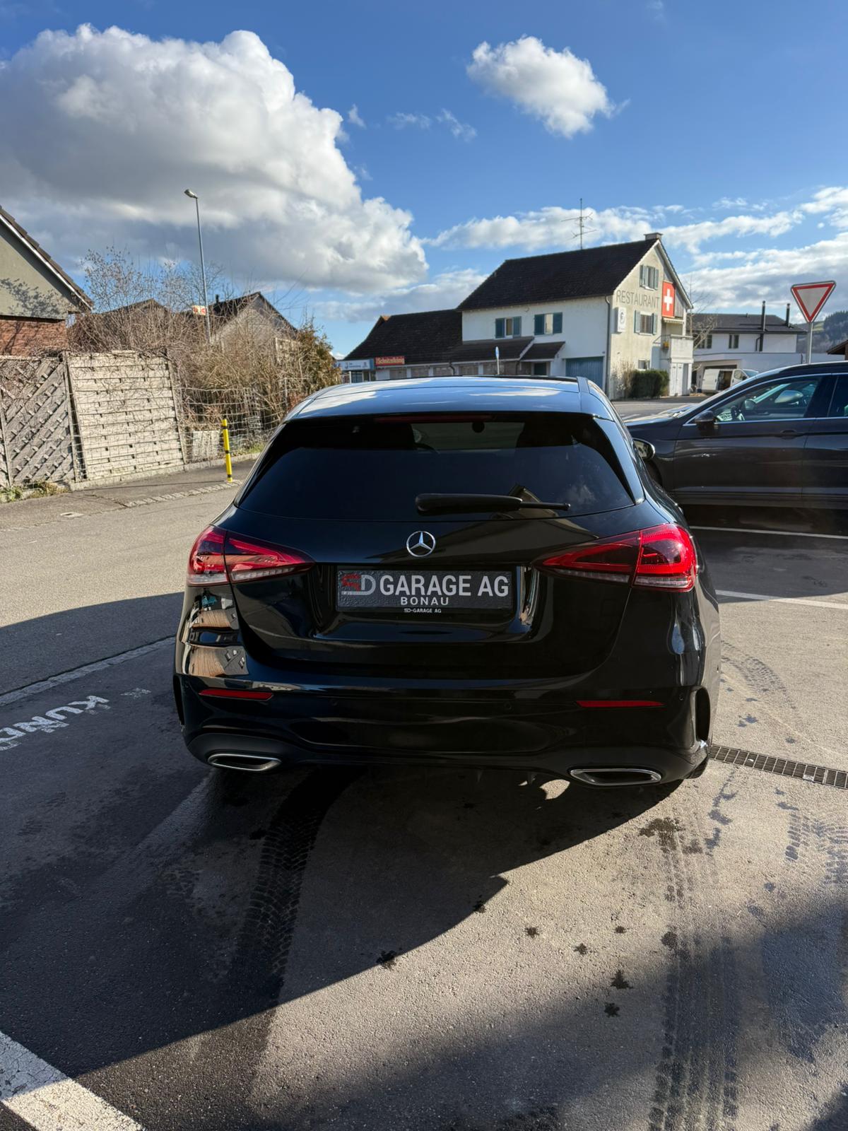 MERCEDES-BENZ A 200 d 4Matic AMG Line-image-7
