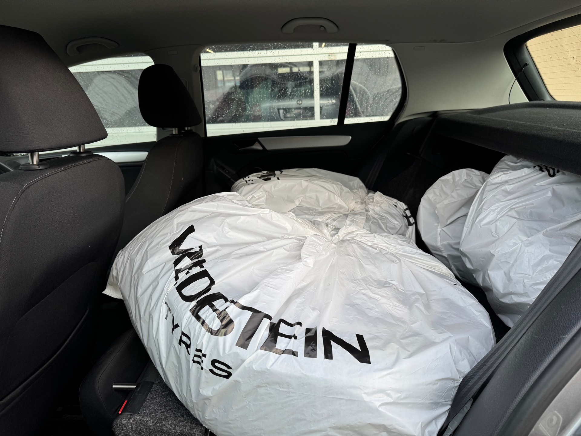 VW Golf 2.0 TDI Highline 4Motion-image-6