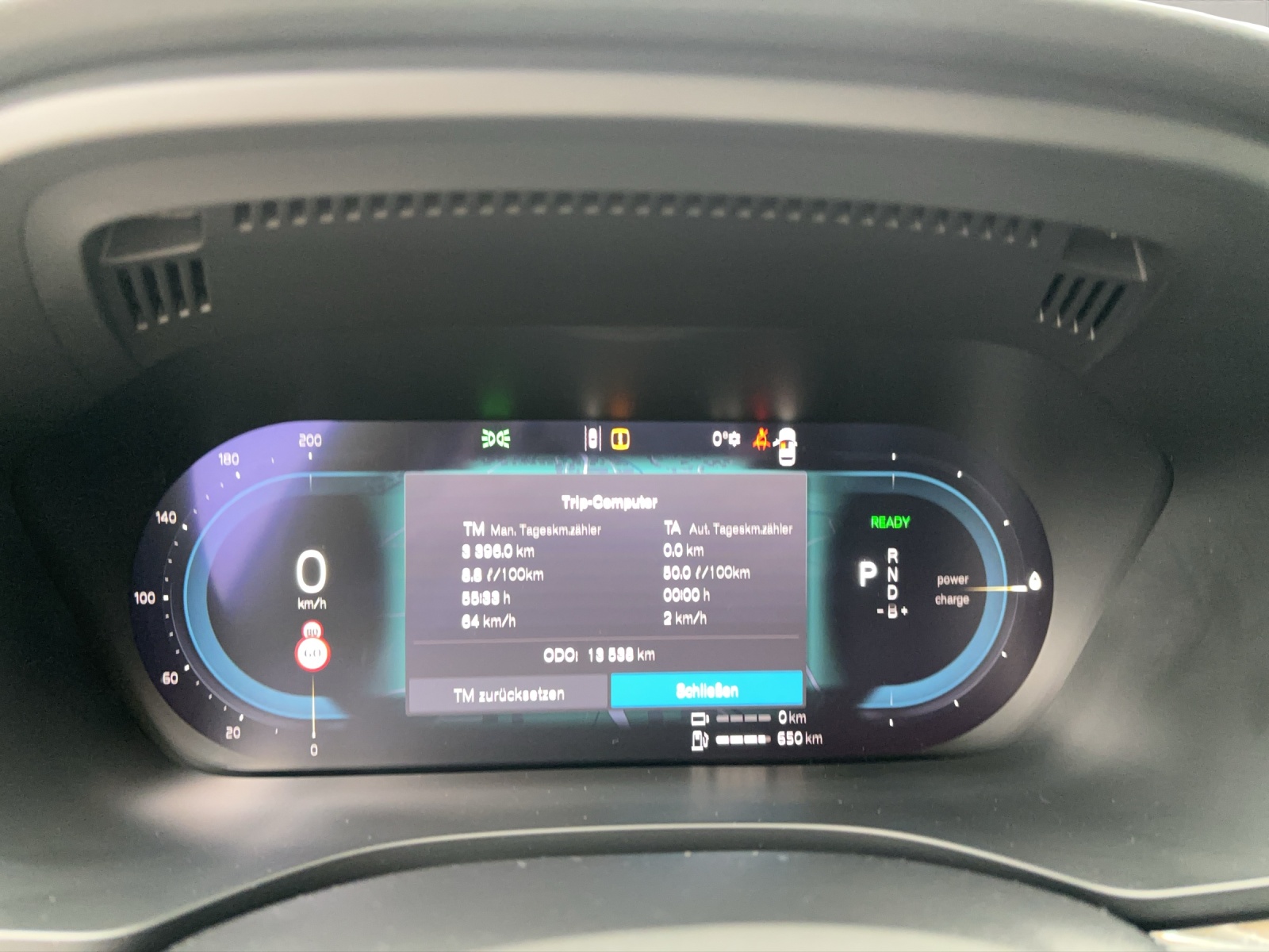 VOLVO XC60 2.0 T6 TE Plus Dark eAWD-image-8