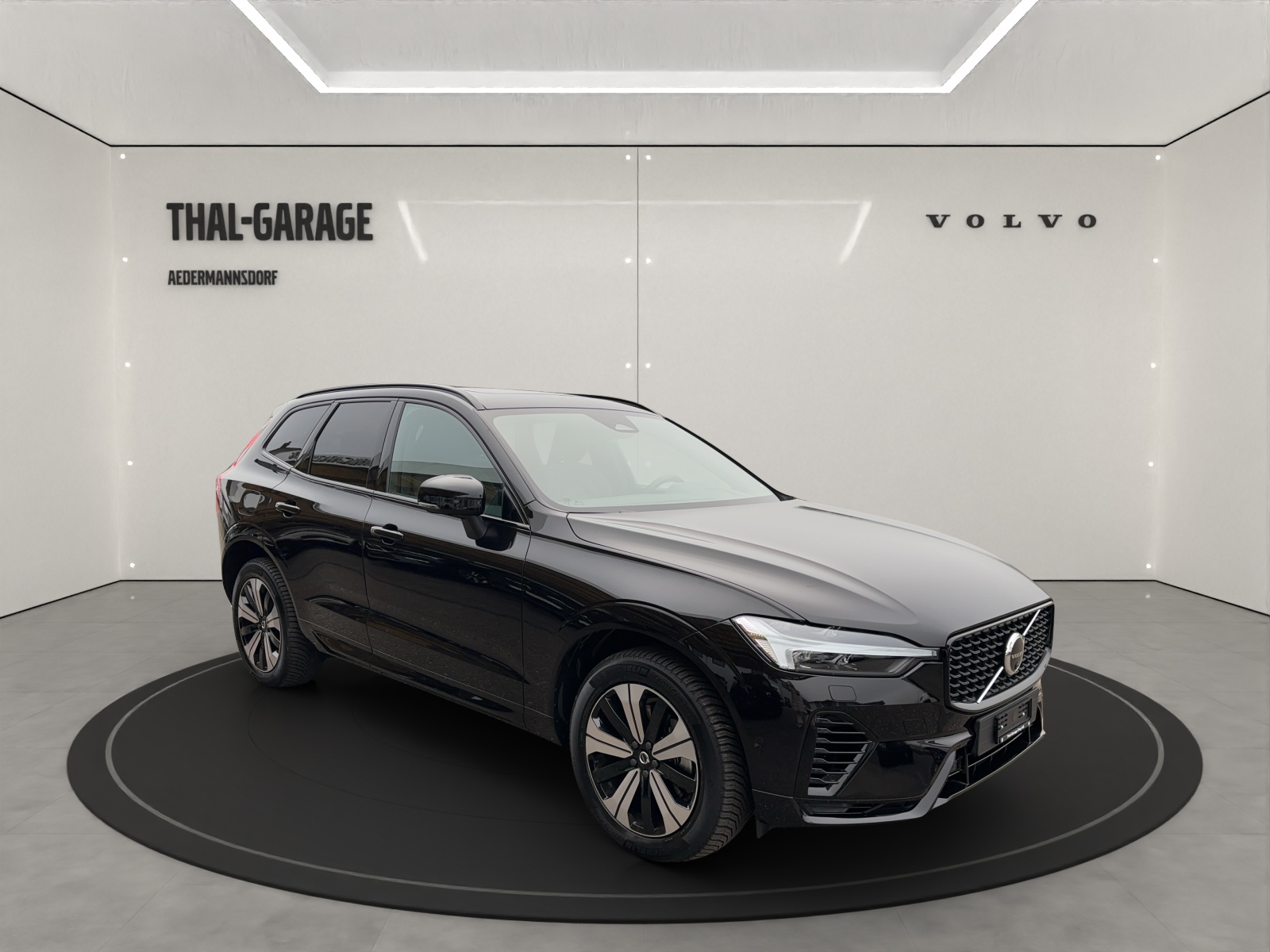 VOLVO XC60 2.0 T6 TE Plus Dark eAWD-showroom-element-2