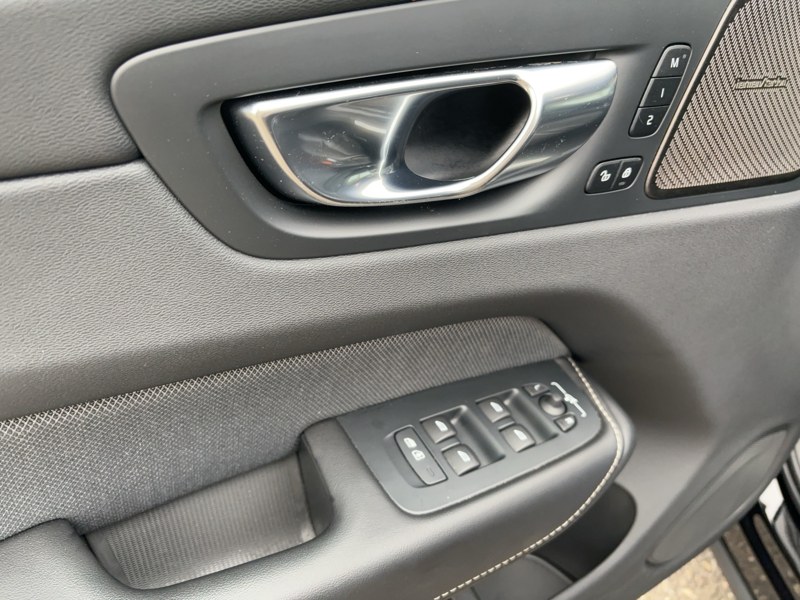 VOLVO XC60 2.0 T6 TE Plus Dark eAWD-image-13