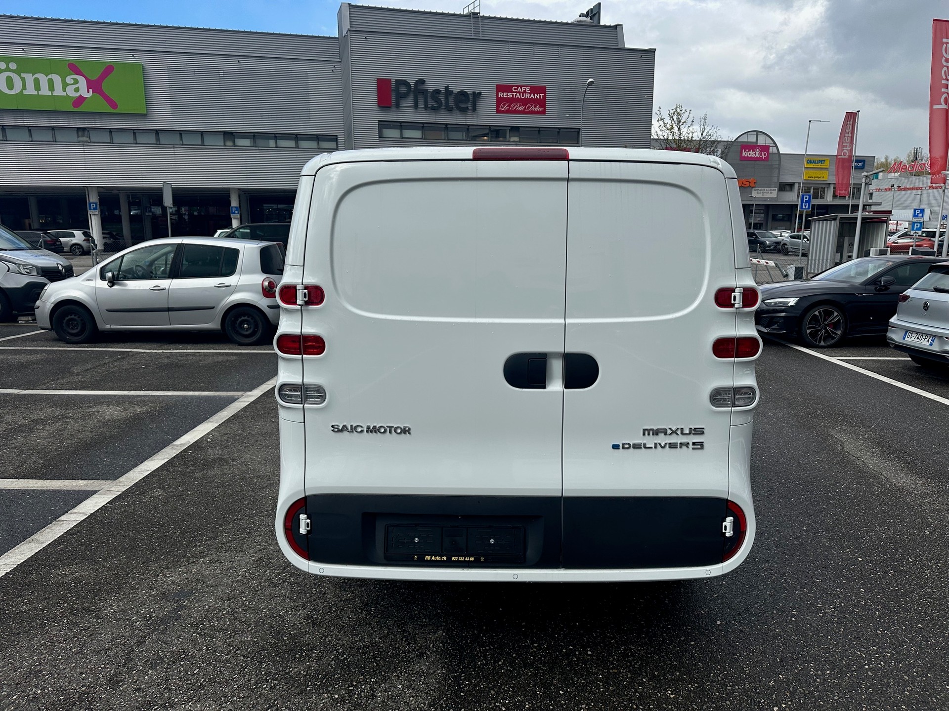 MAXUS eDeliver 5 L1 64kWh-image-3