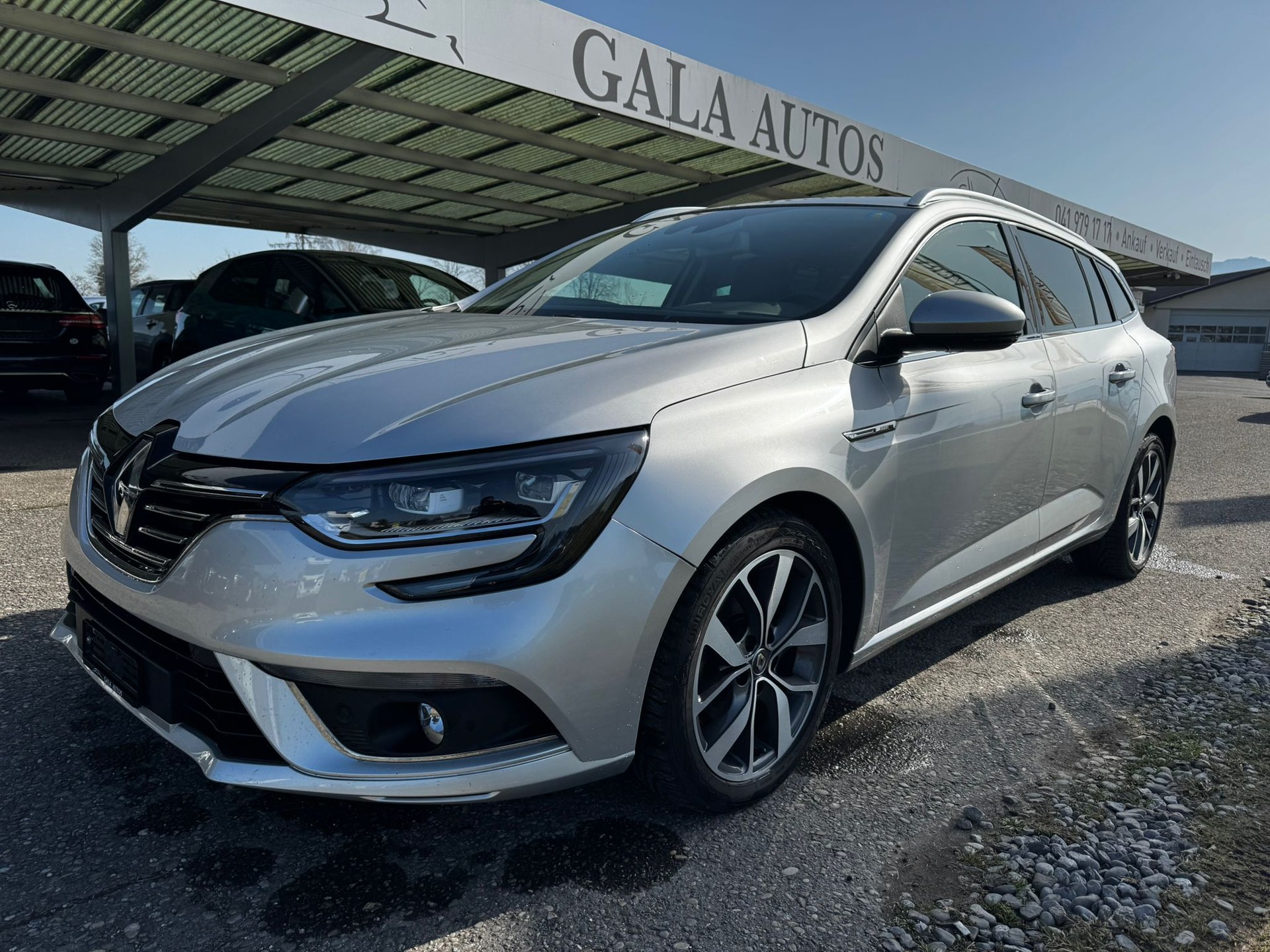 RENAULT Mégane Grandtour 1.2 16V Turbo Zen EDC