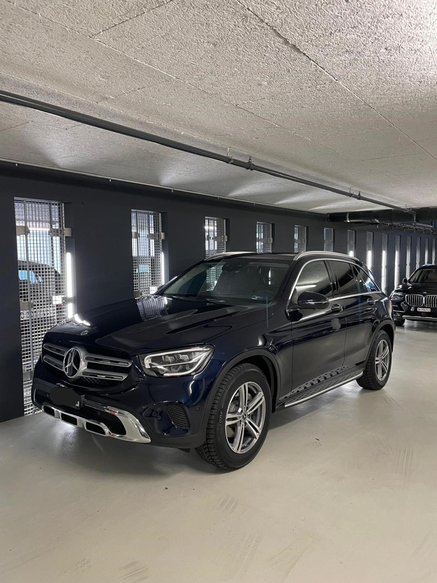 MERCEDES-BENZ GLC 200 4Matic 9G-Tronic-showroom-element-2