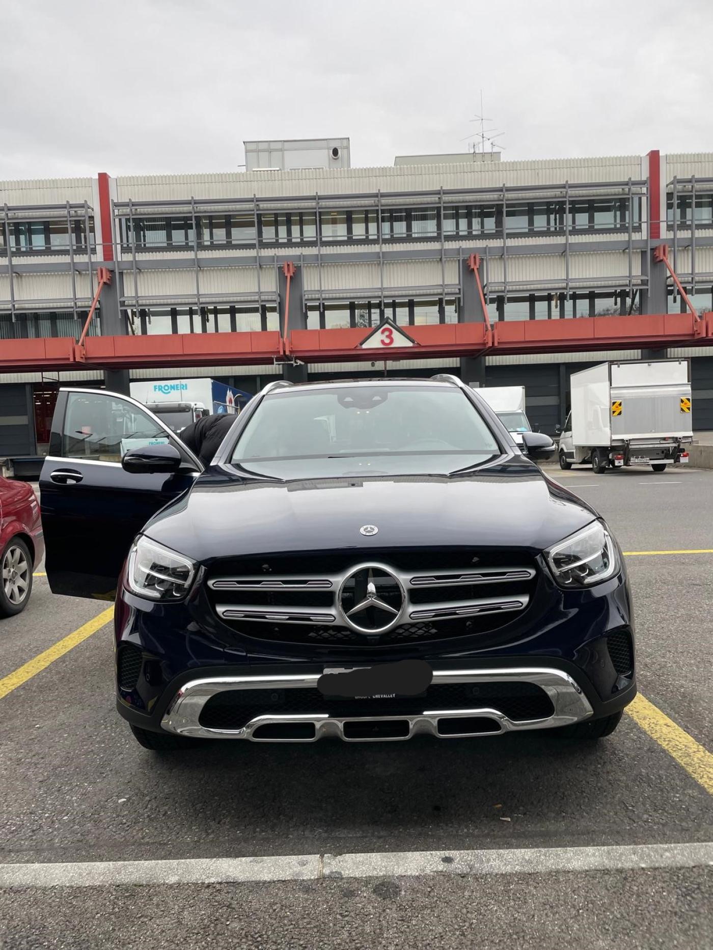 MERCEDES-BENZ GLC 200 4Matic 9G-Tronic-image-4