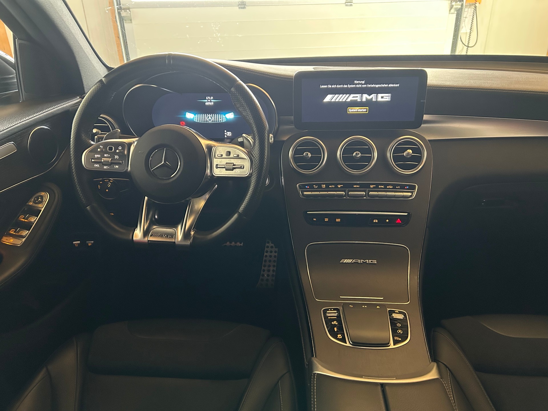 MERCEDES-BENZ GLC Coupé 63 AMG 4Matic+ 9G-Tronic-image-11