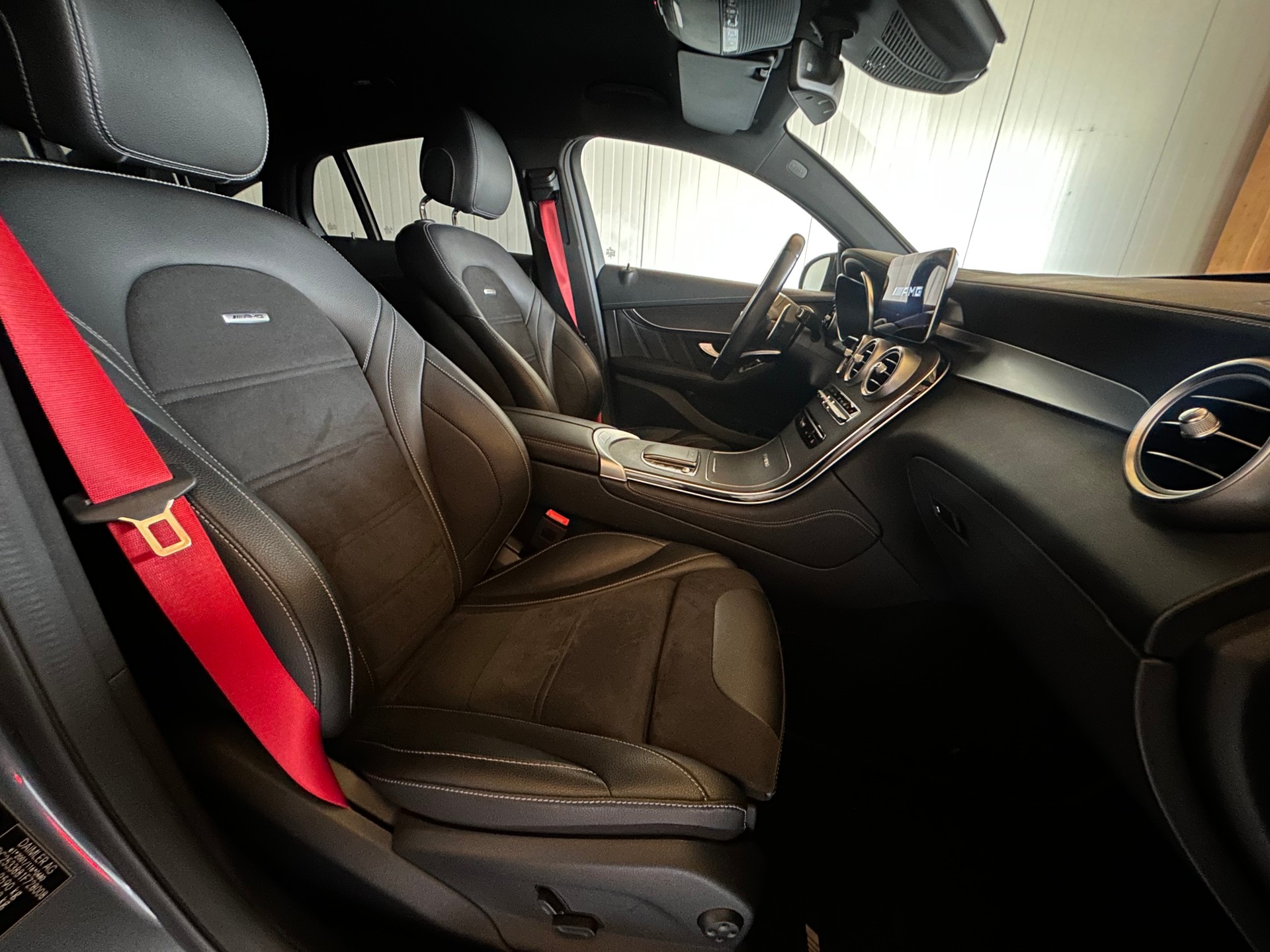 MERCEDES-BENZ GLC Coupé 63 AMG 4Matic+ 9G-Tronic-image-9