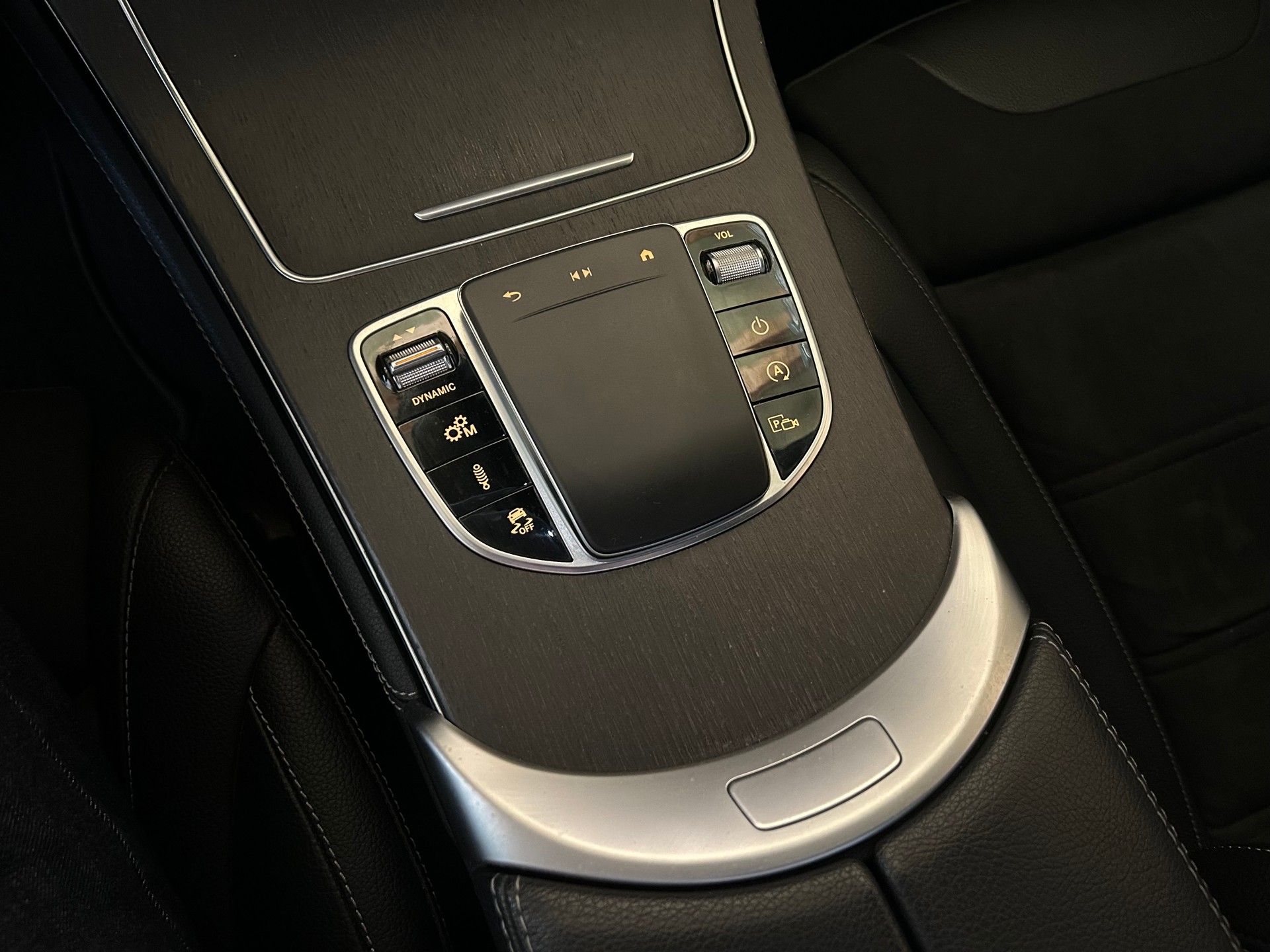 MERCEDES-BENZ GLC Coupé 63 AMG 4Matic+ 9G-Tronic-image-14