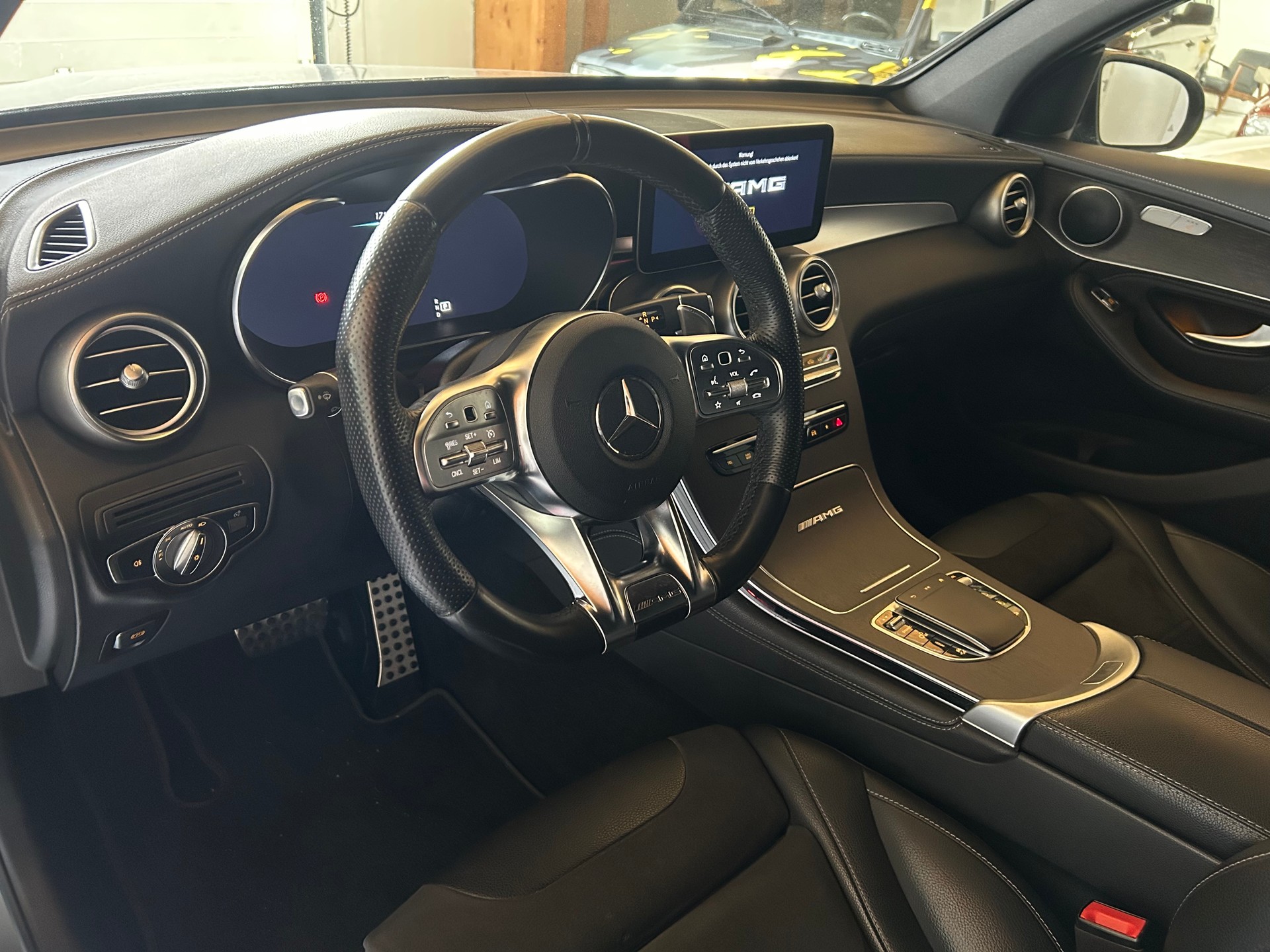 MERCEDES-BENZ GLC Coupé 63 AMG 4Matic+ 9G-Tronic-image-10